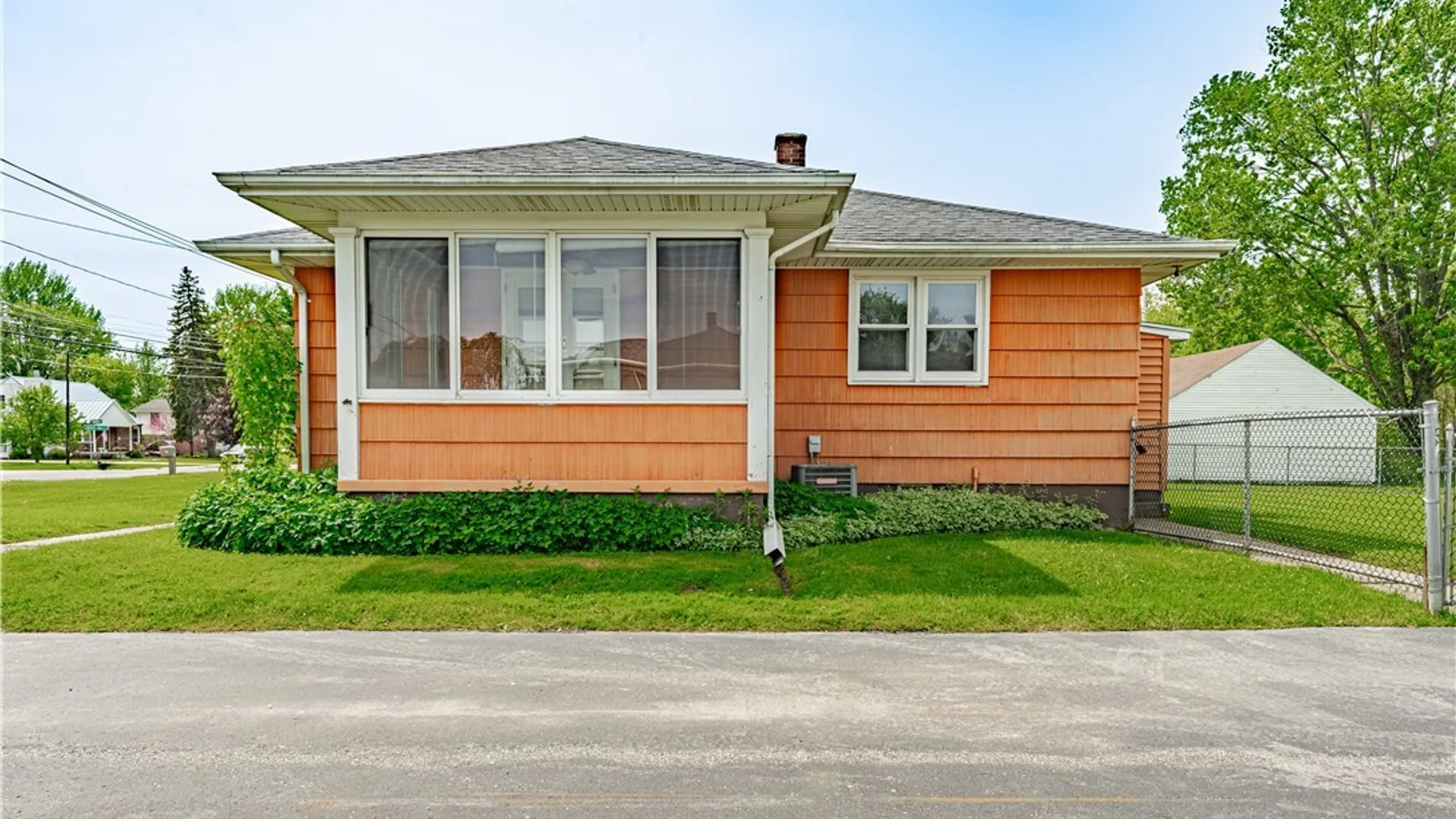 Property at 7132 Nash Road, Wheatfield, NY 14120 5