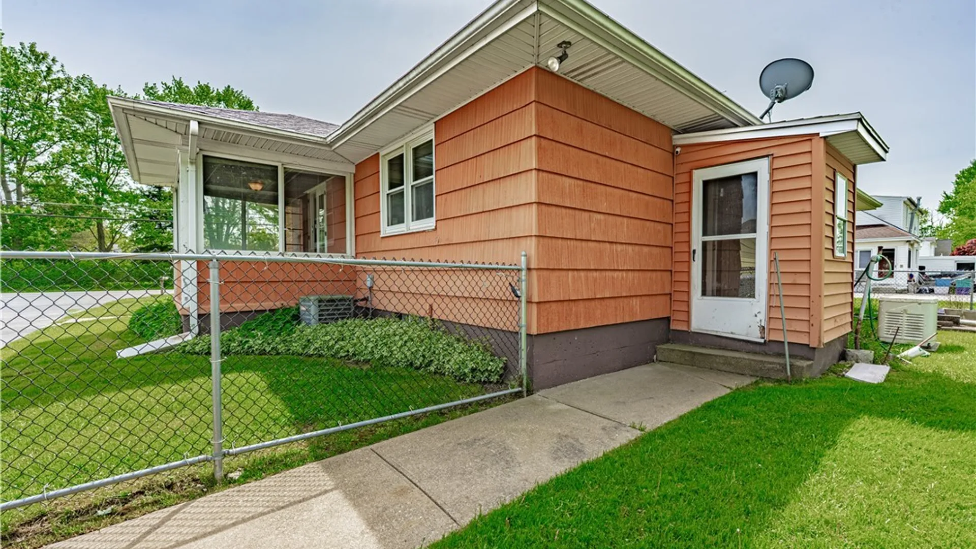 Property at 7132 Nash Road, Wheatfield, NY 14120 7
