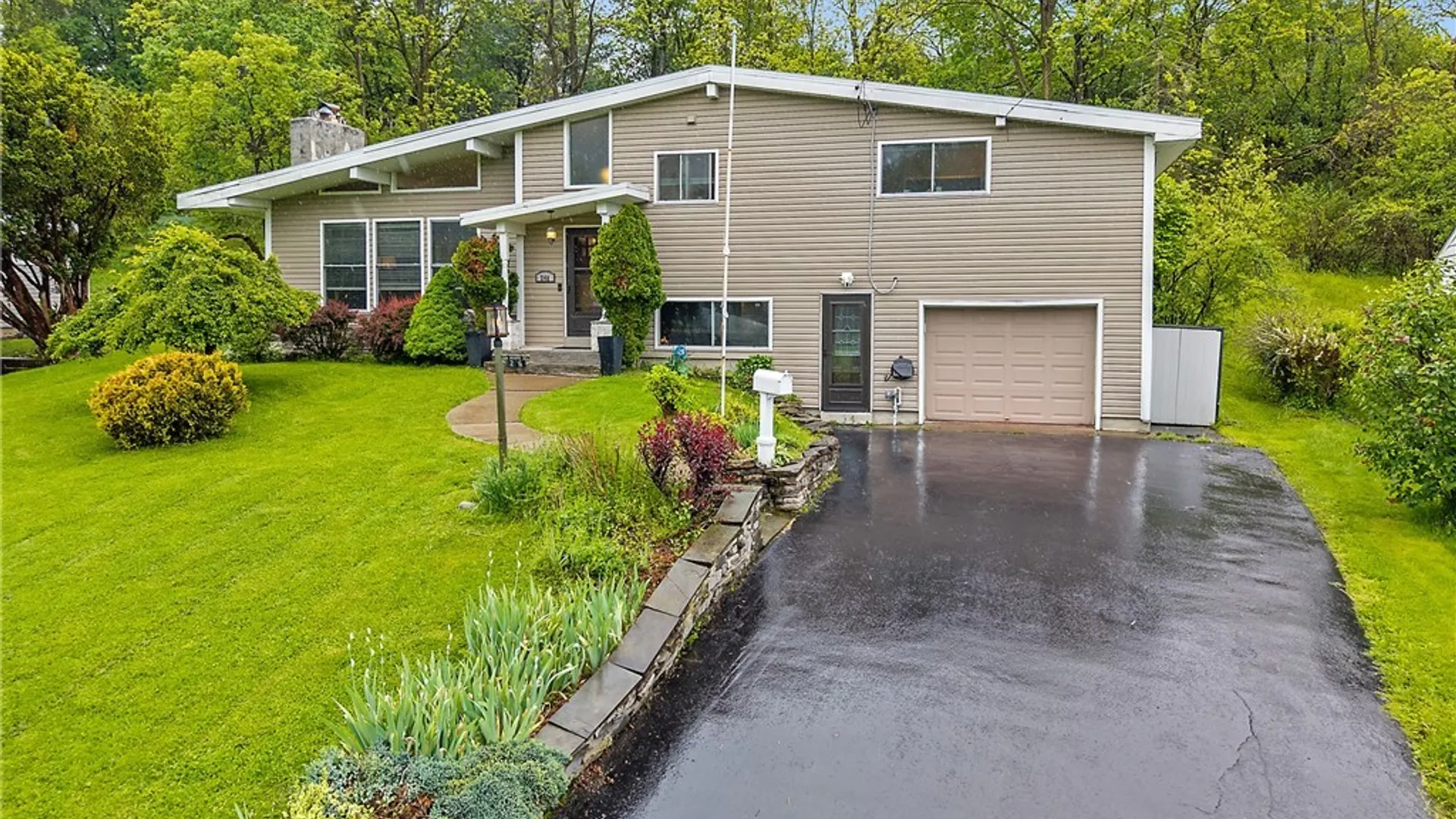 Property at 246 Waldorf Parkway, DeWitt, NY 13224 38