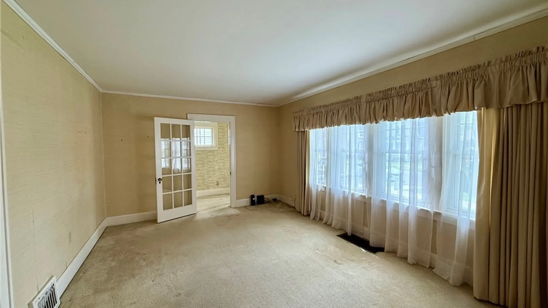 Property at 2240 Michigan Avenue, Niagara Falls, NY 14305 11
