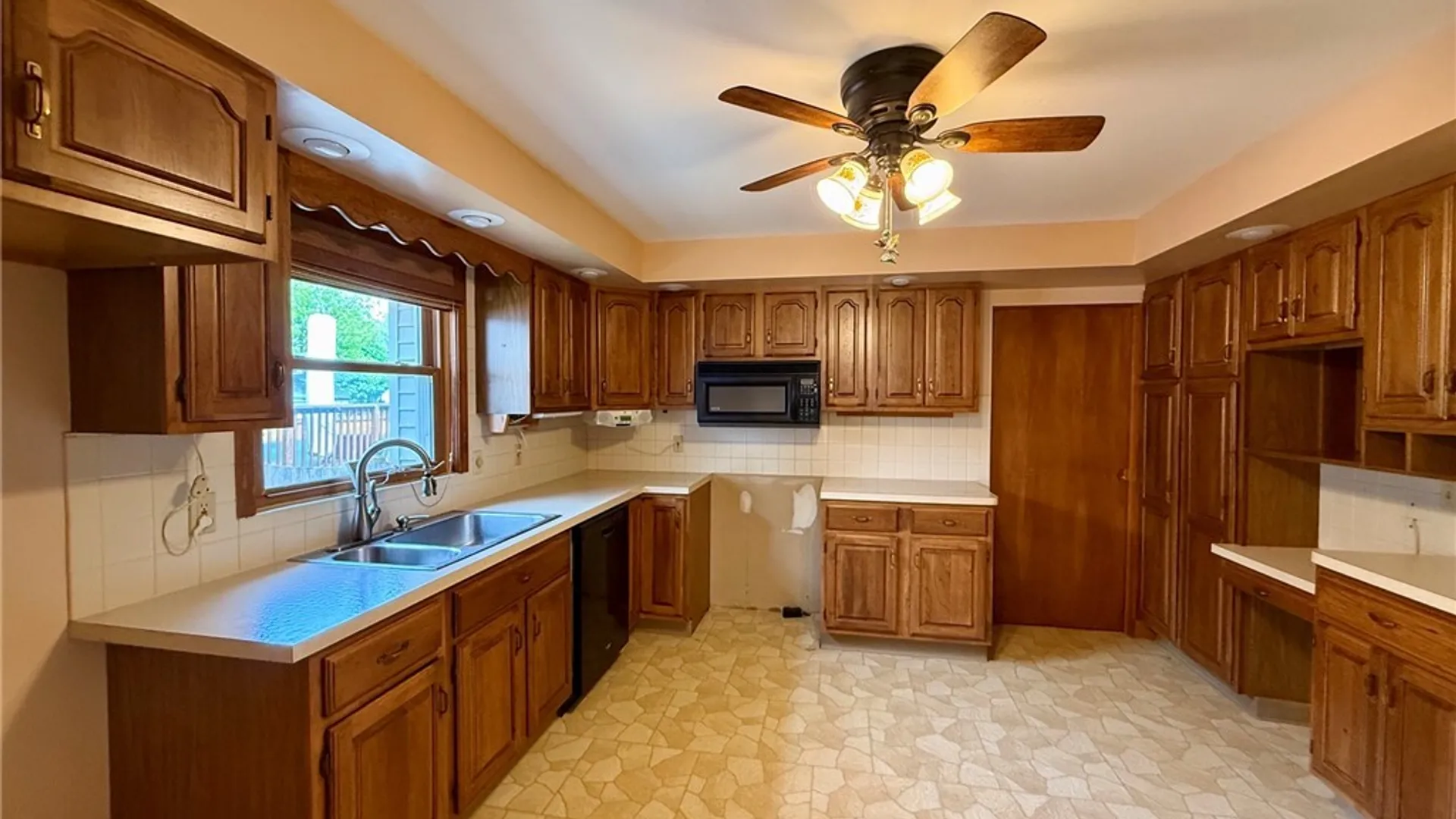 Property at 2240 Michigan Avenue, Niagara Falls, NY 14305 17