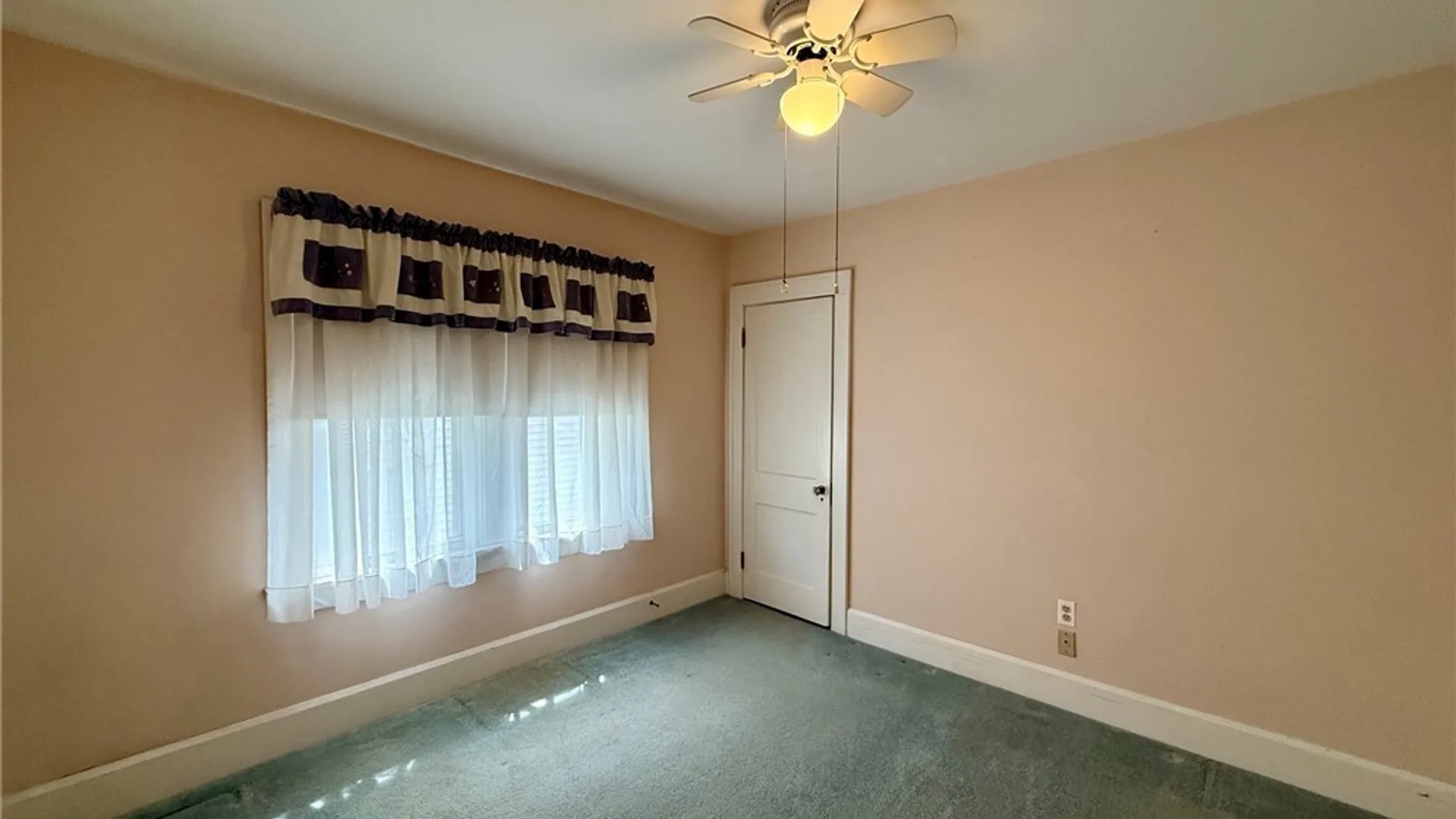 Property at 2240 Michigan Avenue, Niagara Falls, NY 14305 21