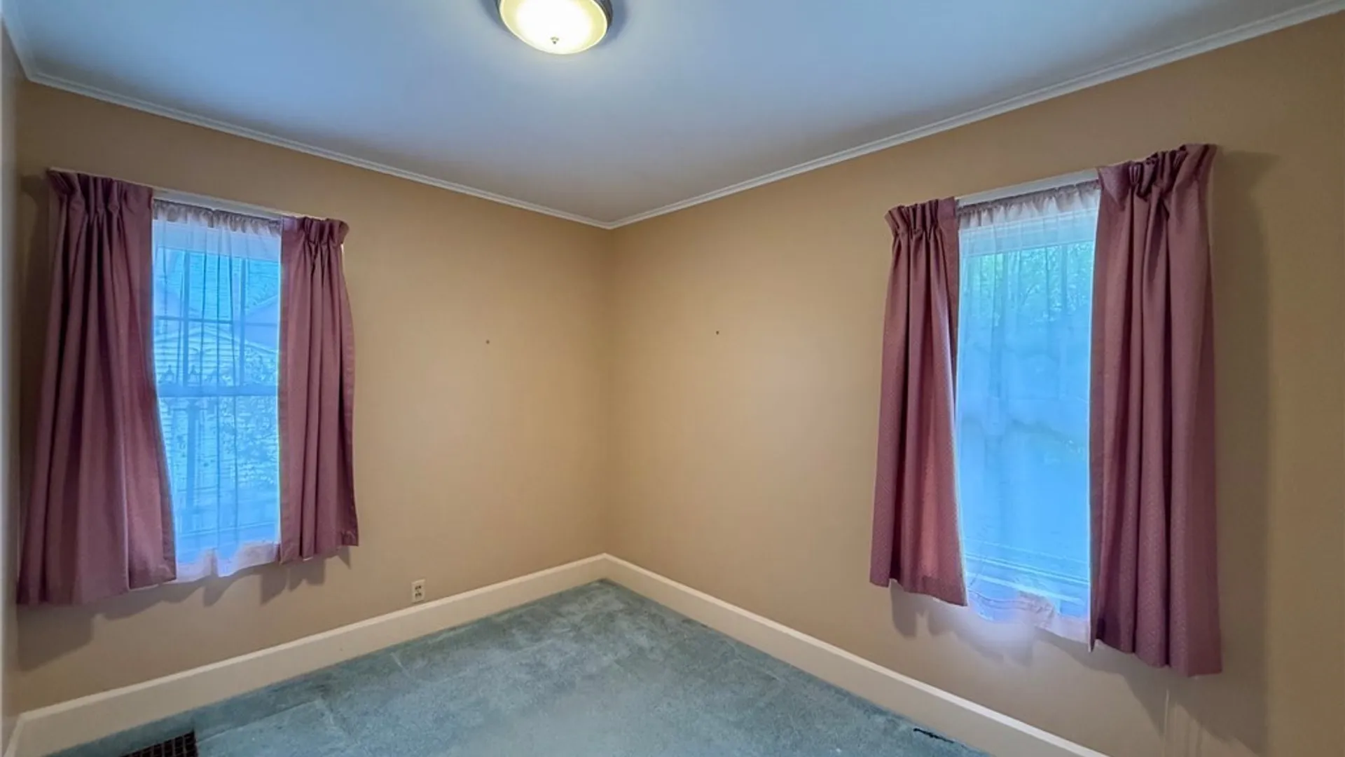 Property at 2240 Michigan Avenue, Niagara Falls, NY 14305 25