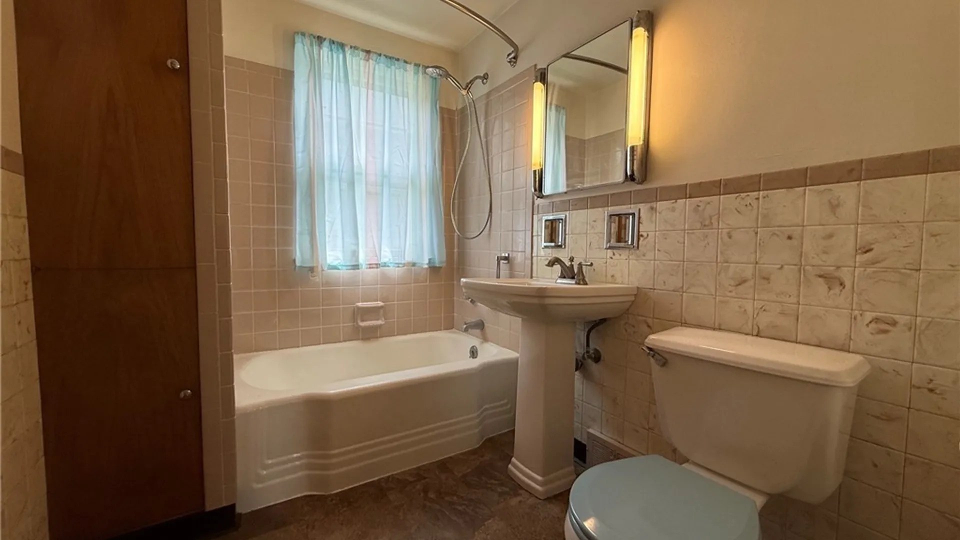 Property at 2240 Michigan Avenue, Niagara Falls, NY 14305 32
