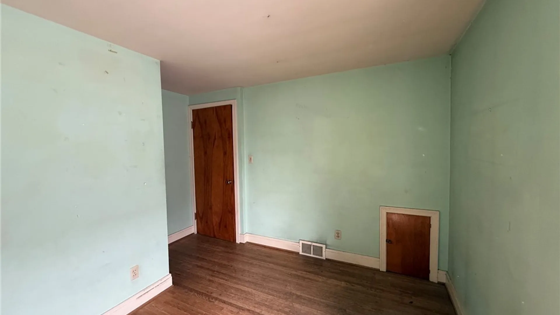 Property at 2240 Michigan Avenue, Niagara Falls, NY 14305 37