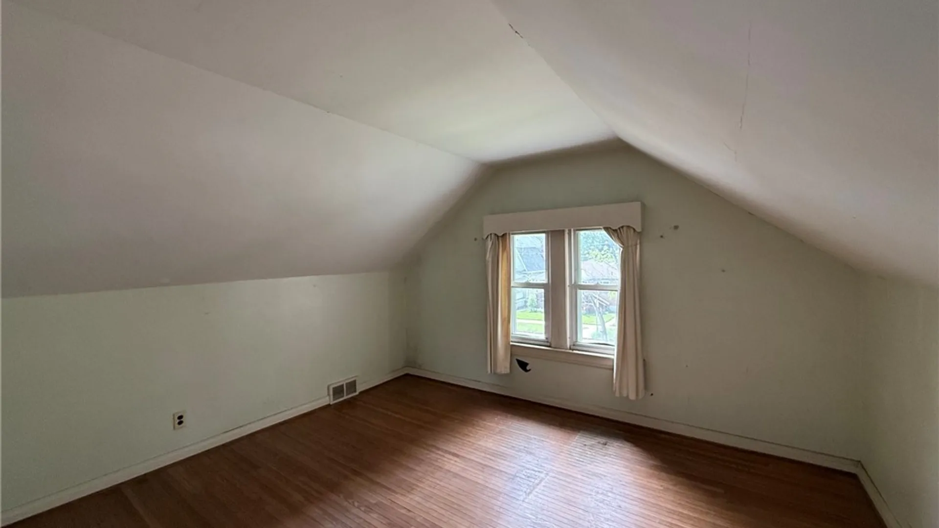 Property at 2240 Michigan Avenue, Niagara Falls, NY 14305 44