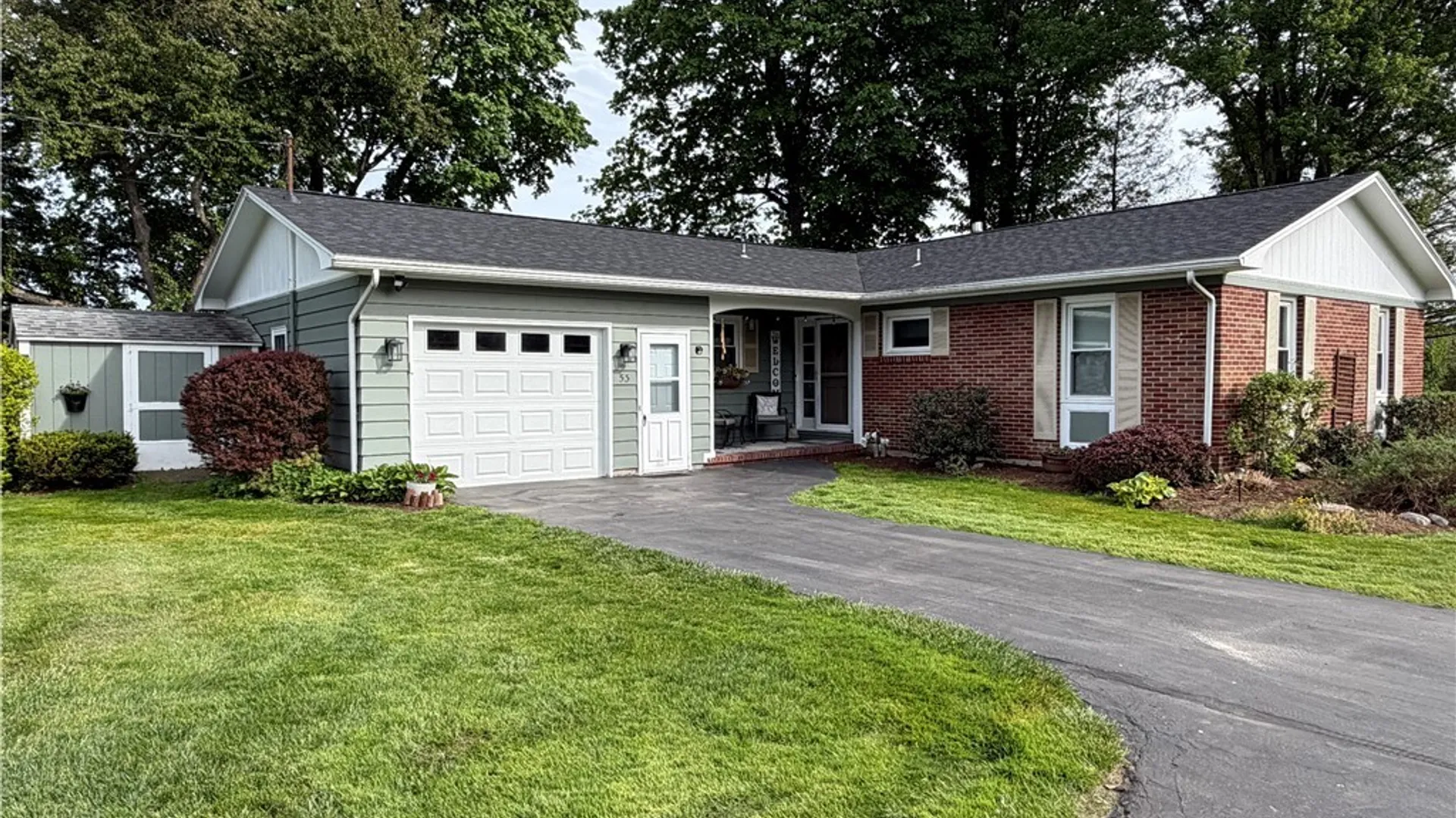 Property at 53 Ridgeway Sites Avenue, Minetto, NY 13126 4