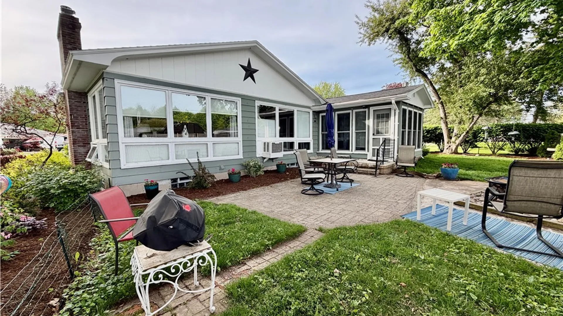Property at 53 Ridgeway Sites Avenue, Minetto, NY 13126 41