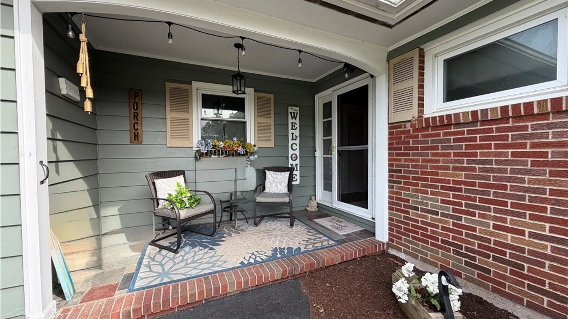 Property at 53 Ridgeway Sites Avenue, Minetto, NY 13126 5
