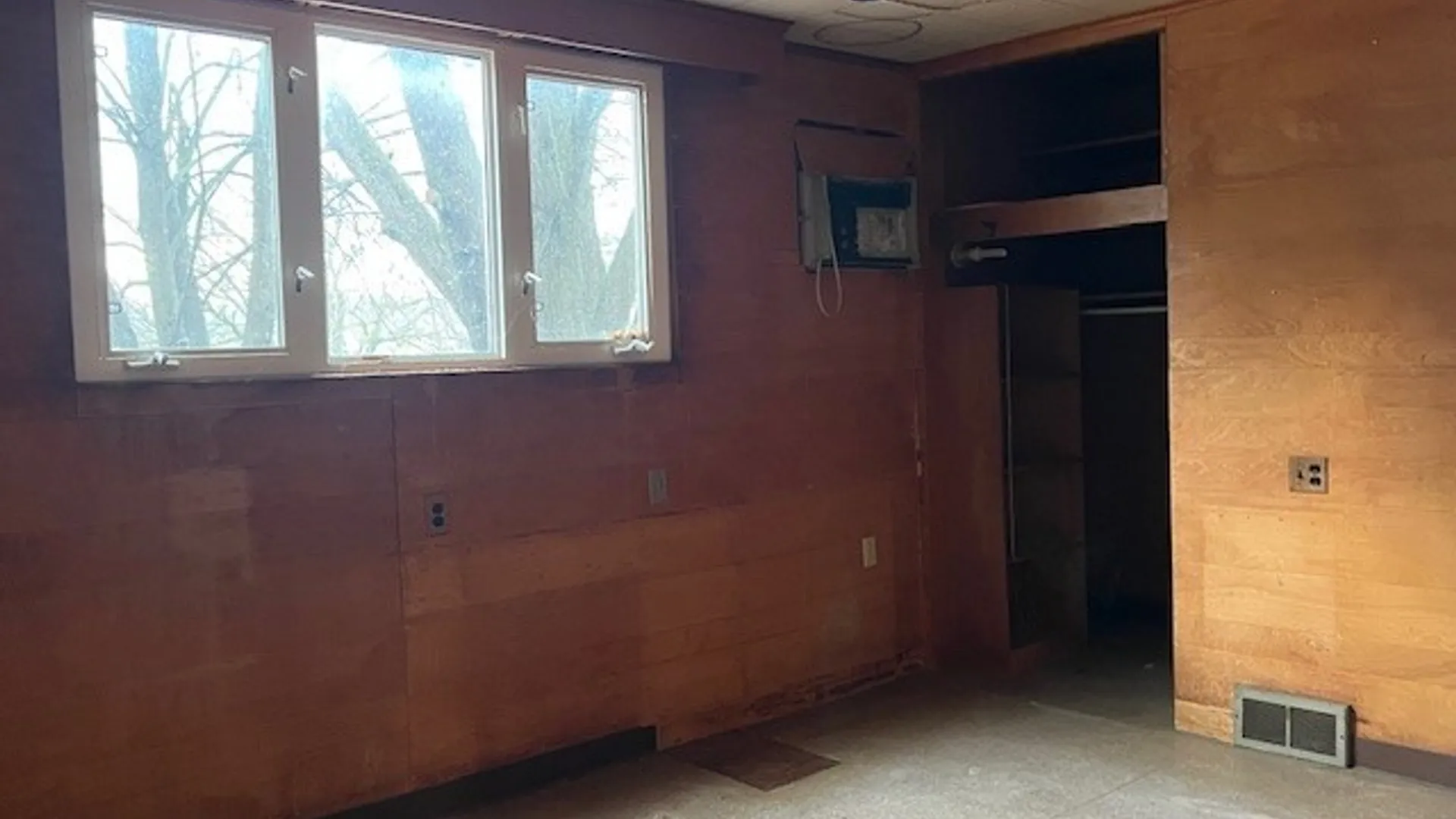 Property at 1235 Hammond Avenue, Utica, NY 13501 10
