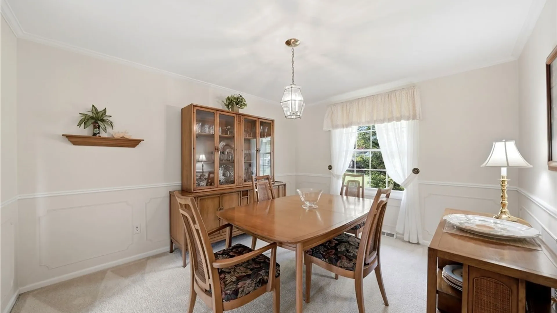 Property at 418 Woodward Crescent, West Seneca, NY 14224 11