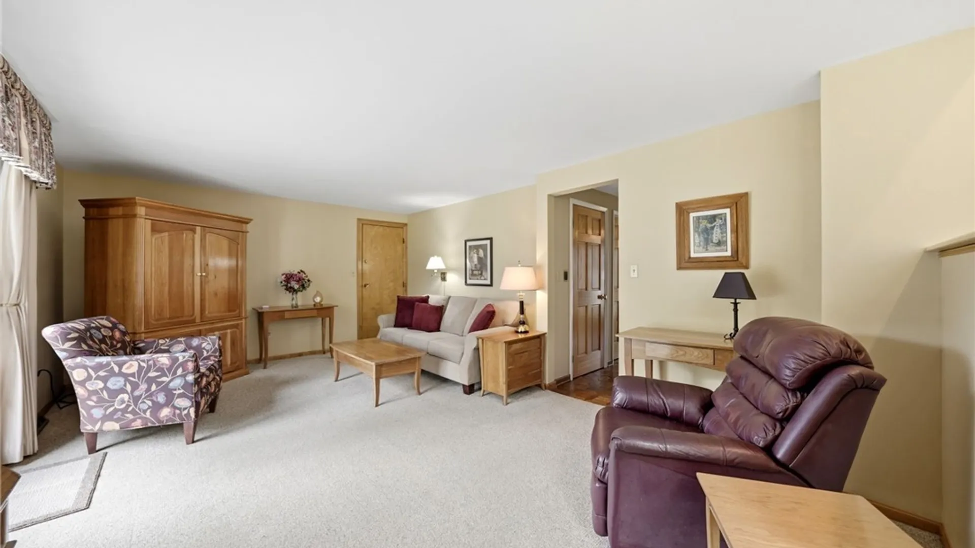 Property at 418 Woodward Crescent, West Seneca, NY 14224 21