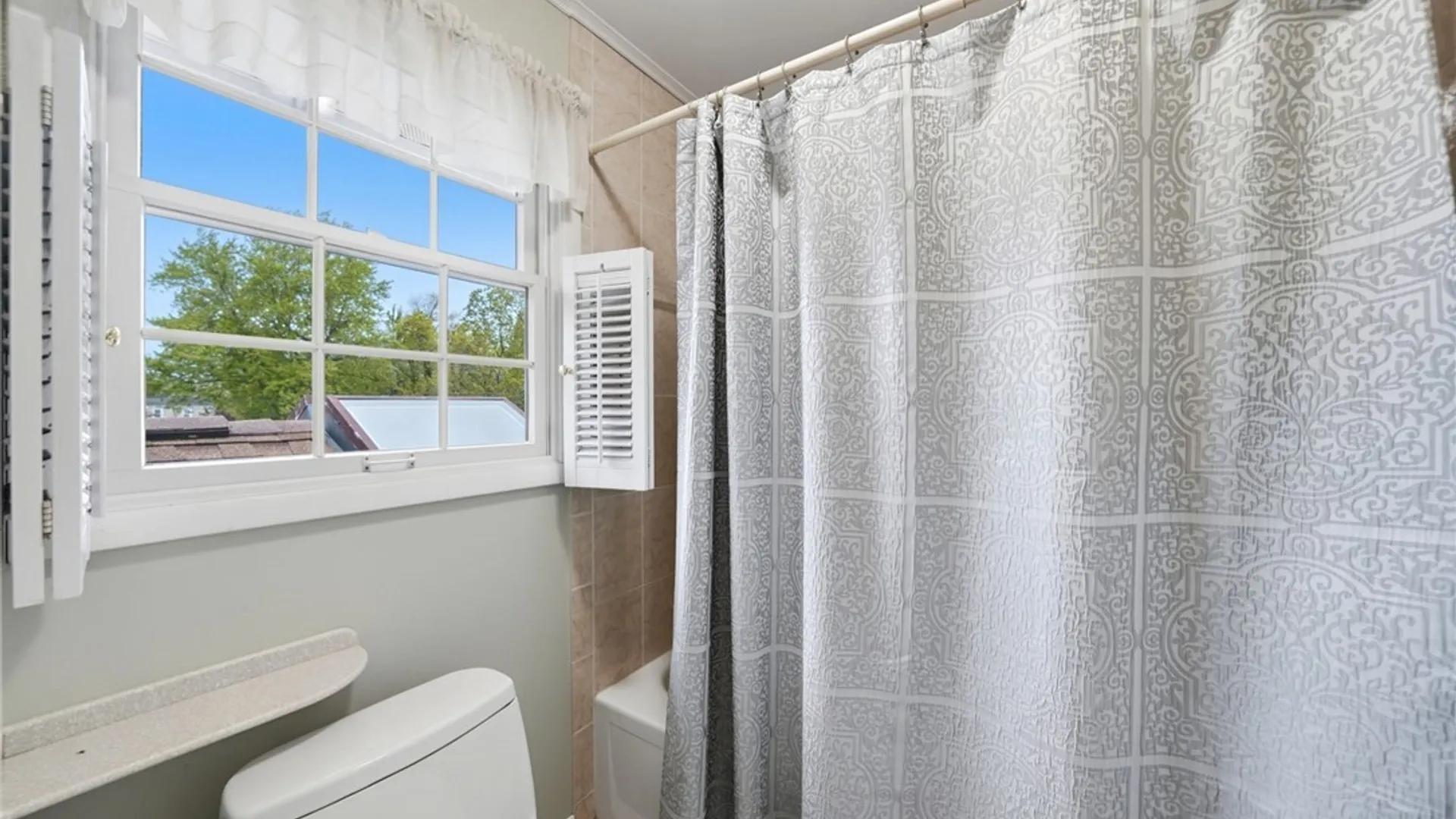 Property at 418 Woodward Crescent, West Seneca, NY 14224 30