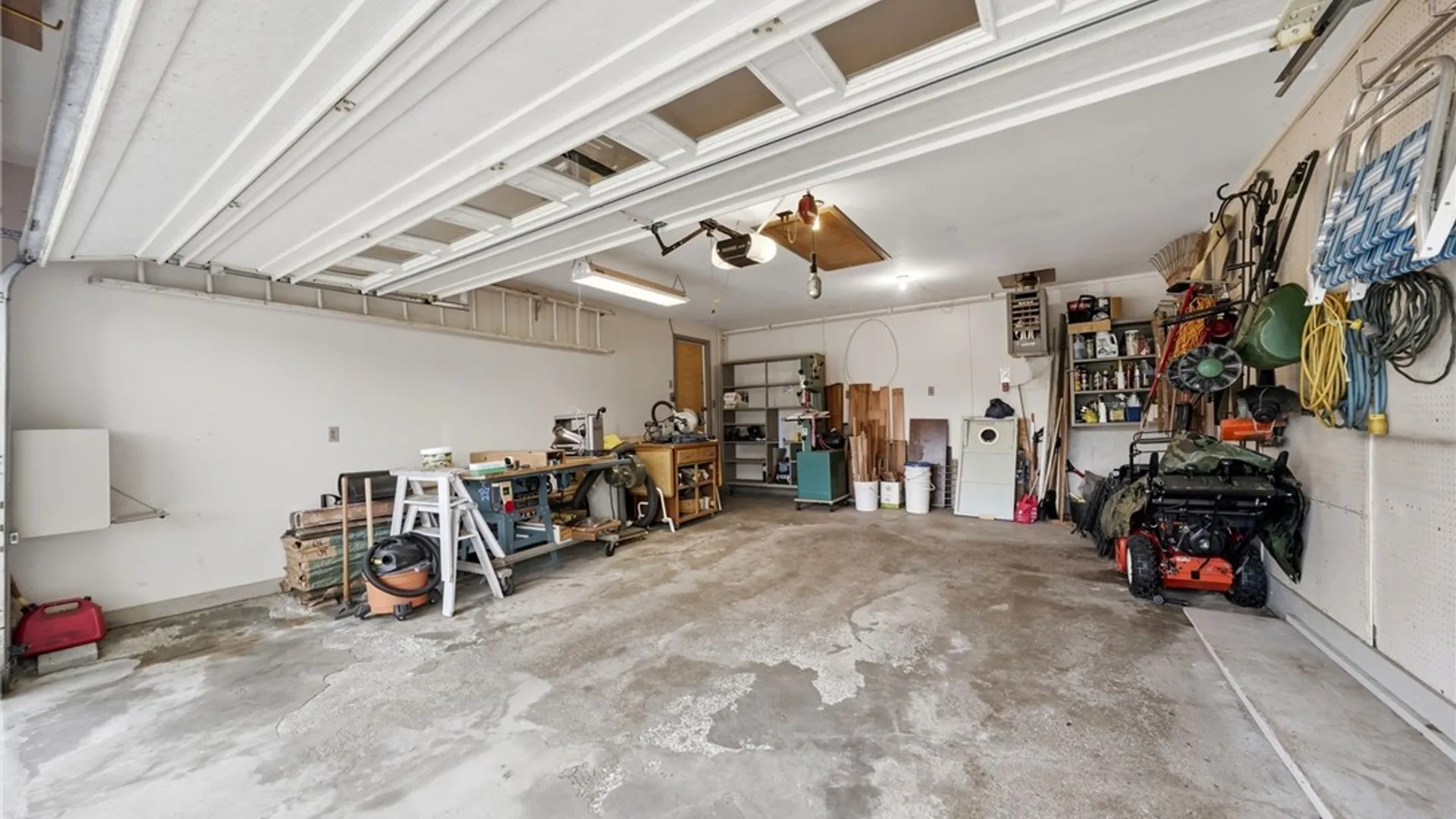 Property at 418 Woodward Crescent, West Seneca, NY 14224 39