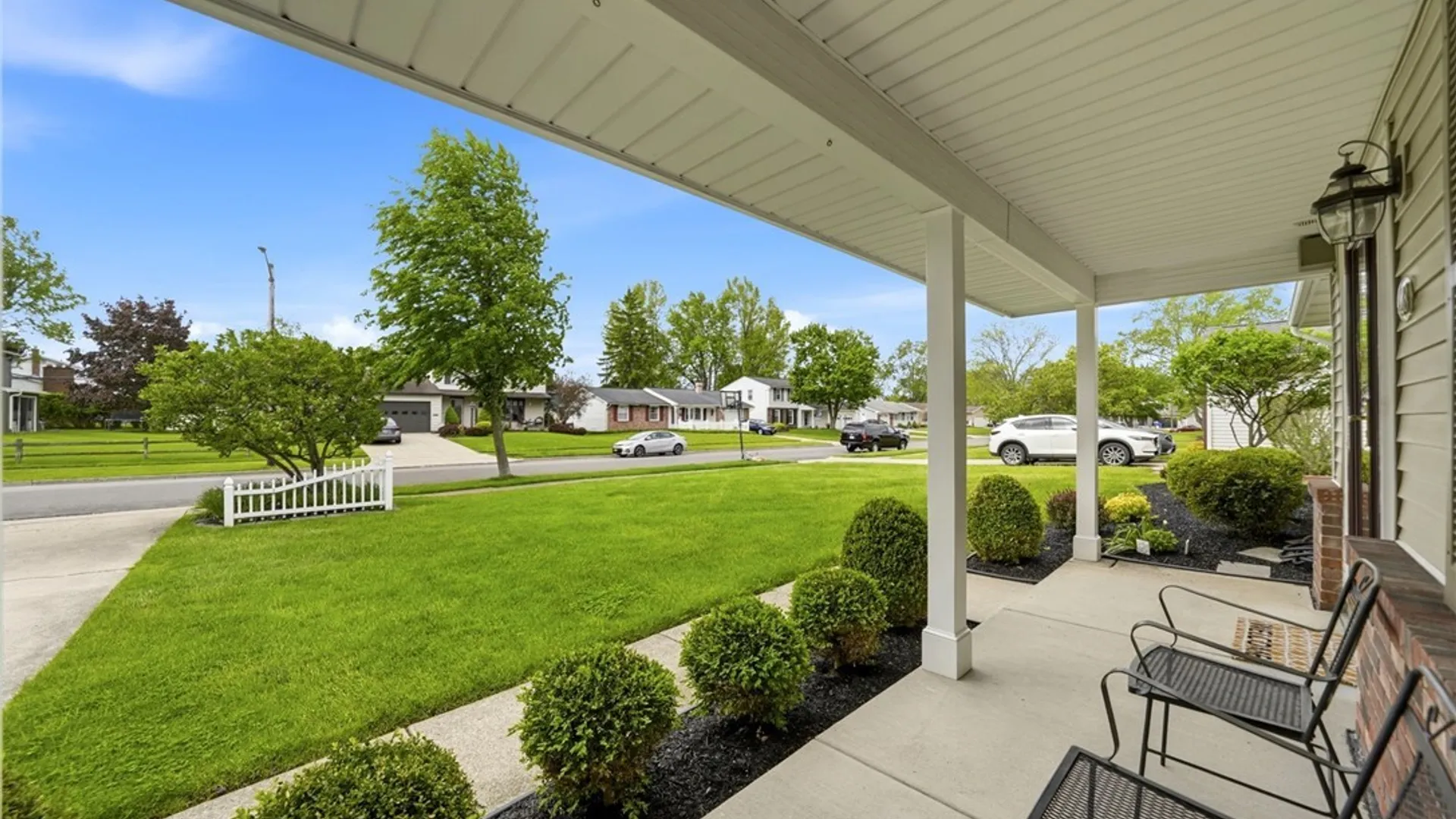 Property at 418 Woodward Crescent, West Seneca, NY 14224 4