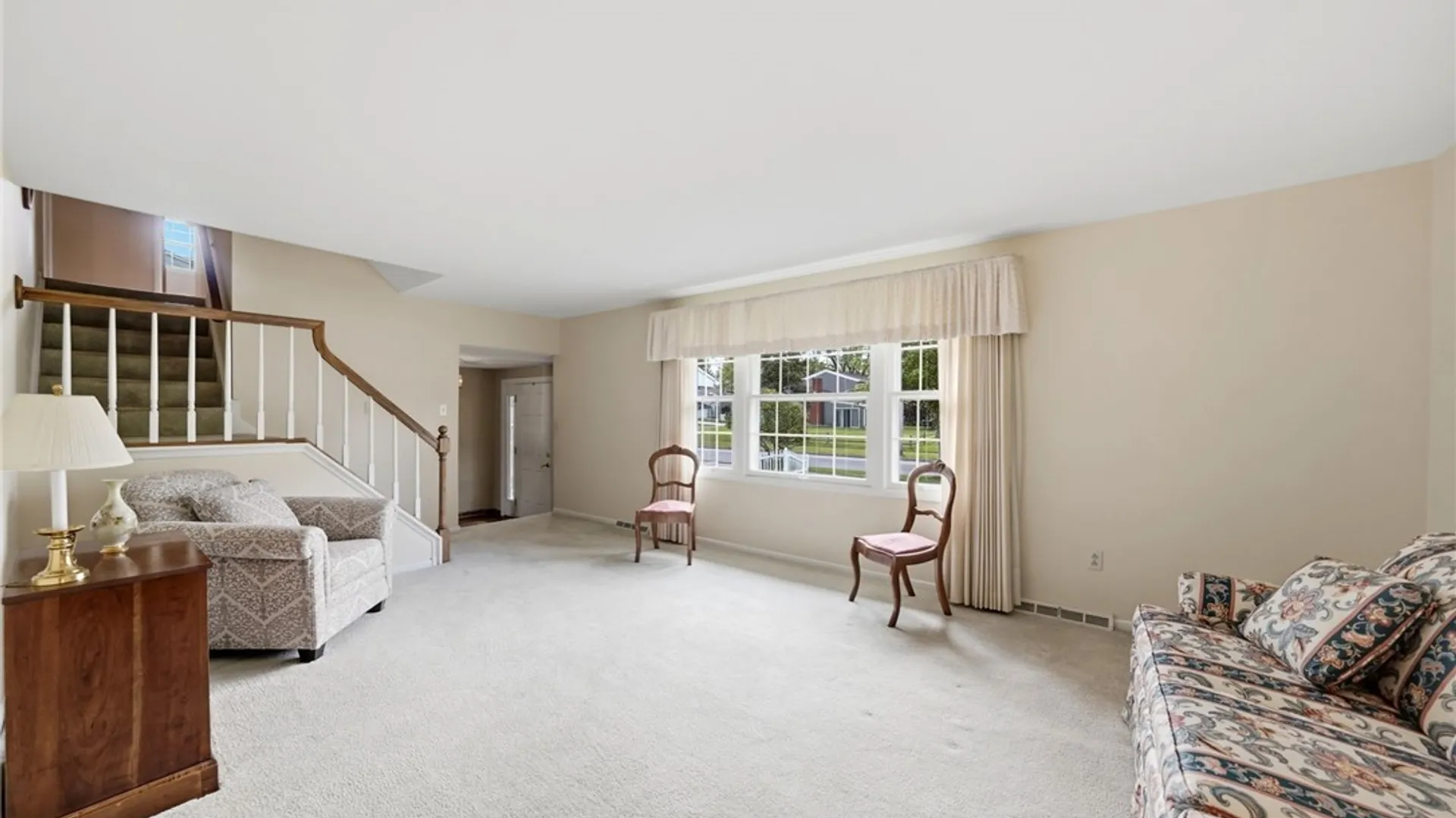 Property at 418 Woodward Crescent, West Seneca, NY 14224 9