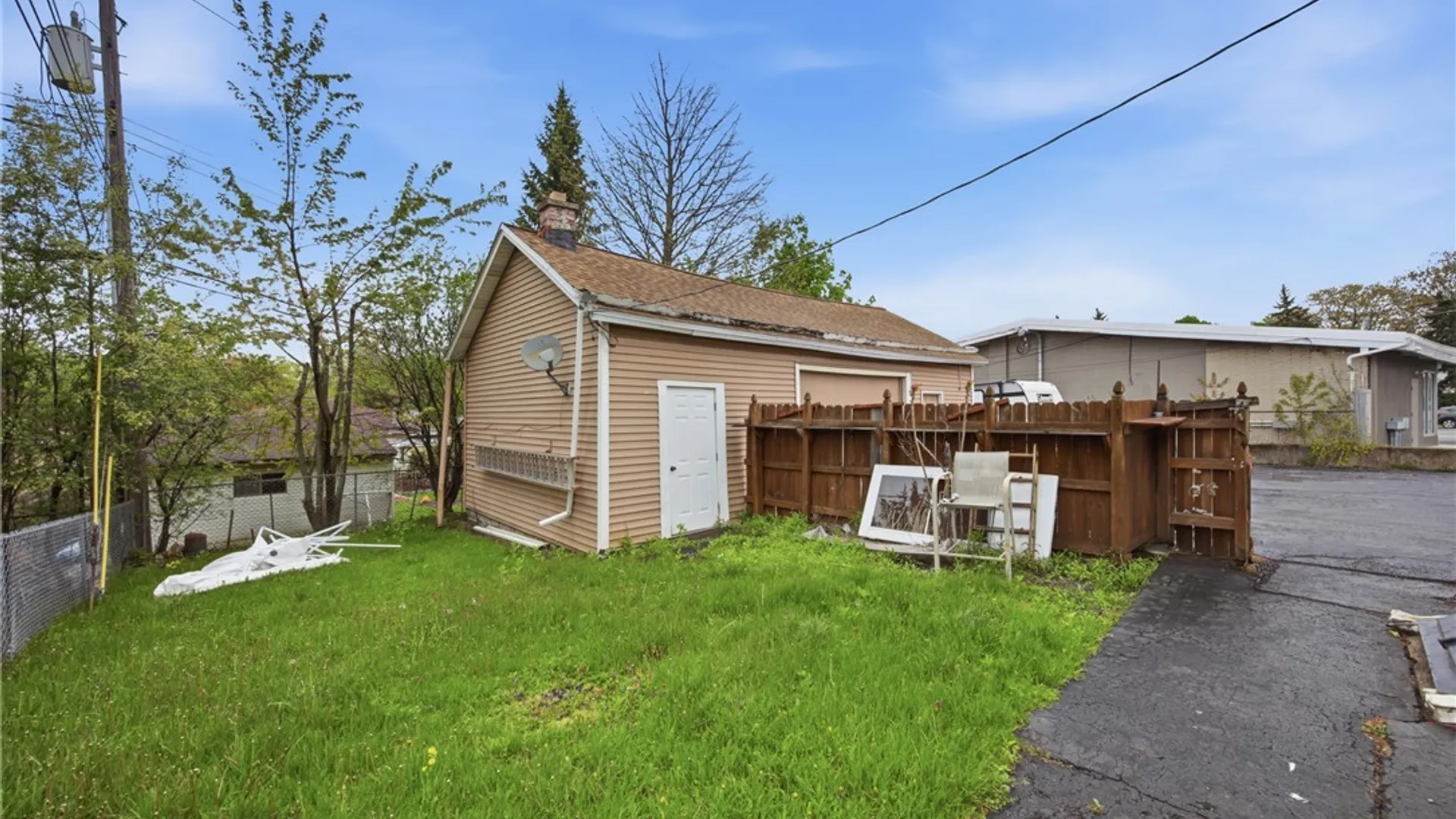 Property at 1016 Cleveland Drive, Cheektowaga, NY 14225 16