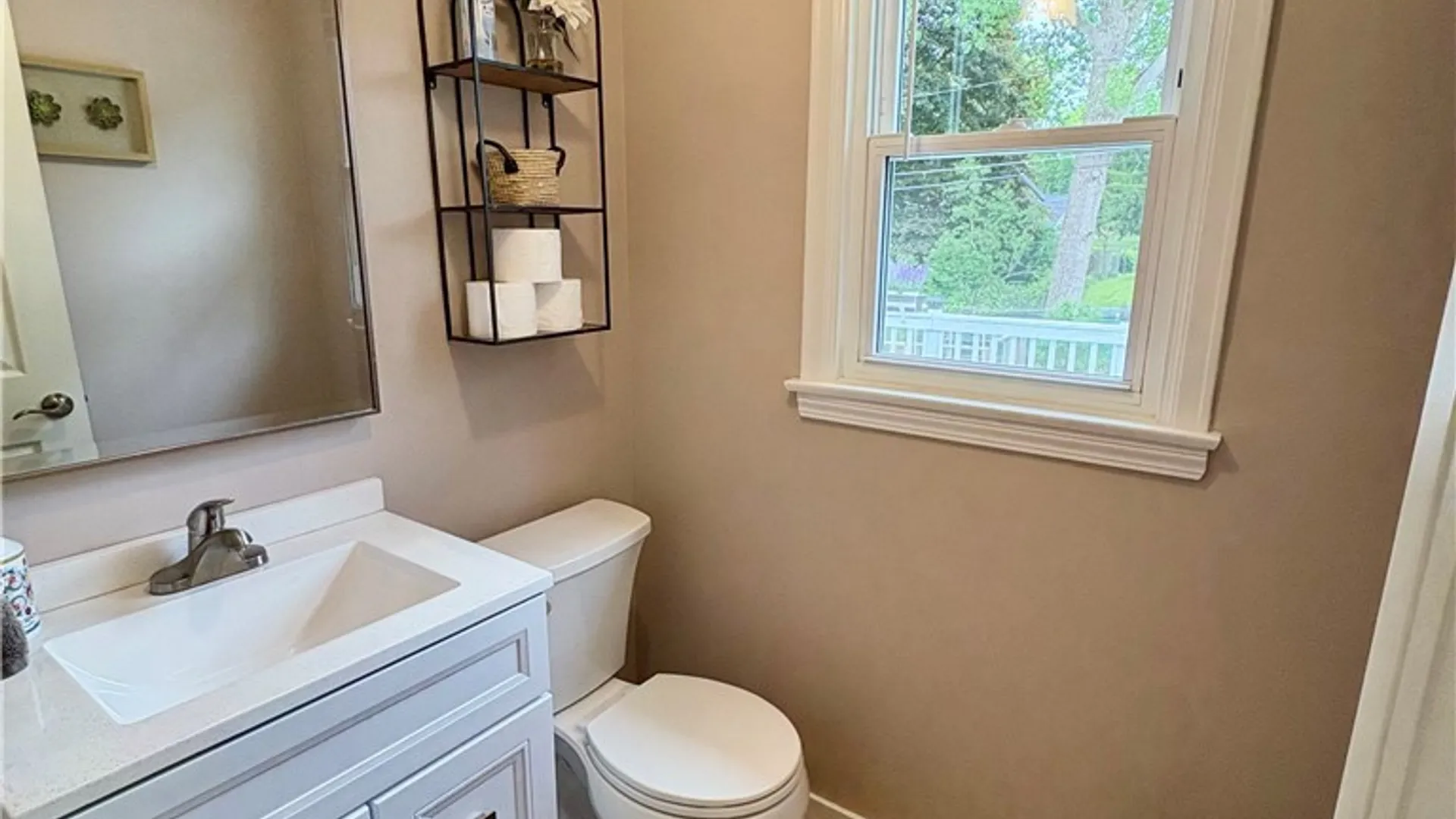 Property at 172 Winston Way, DeWitt, NY 13214 21