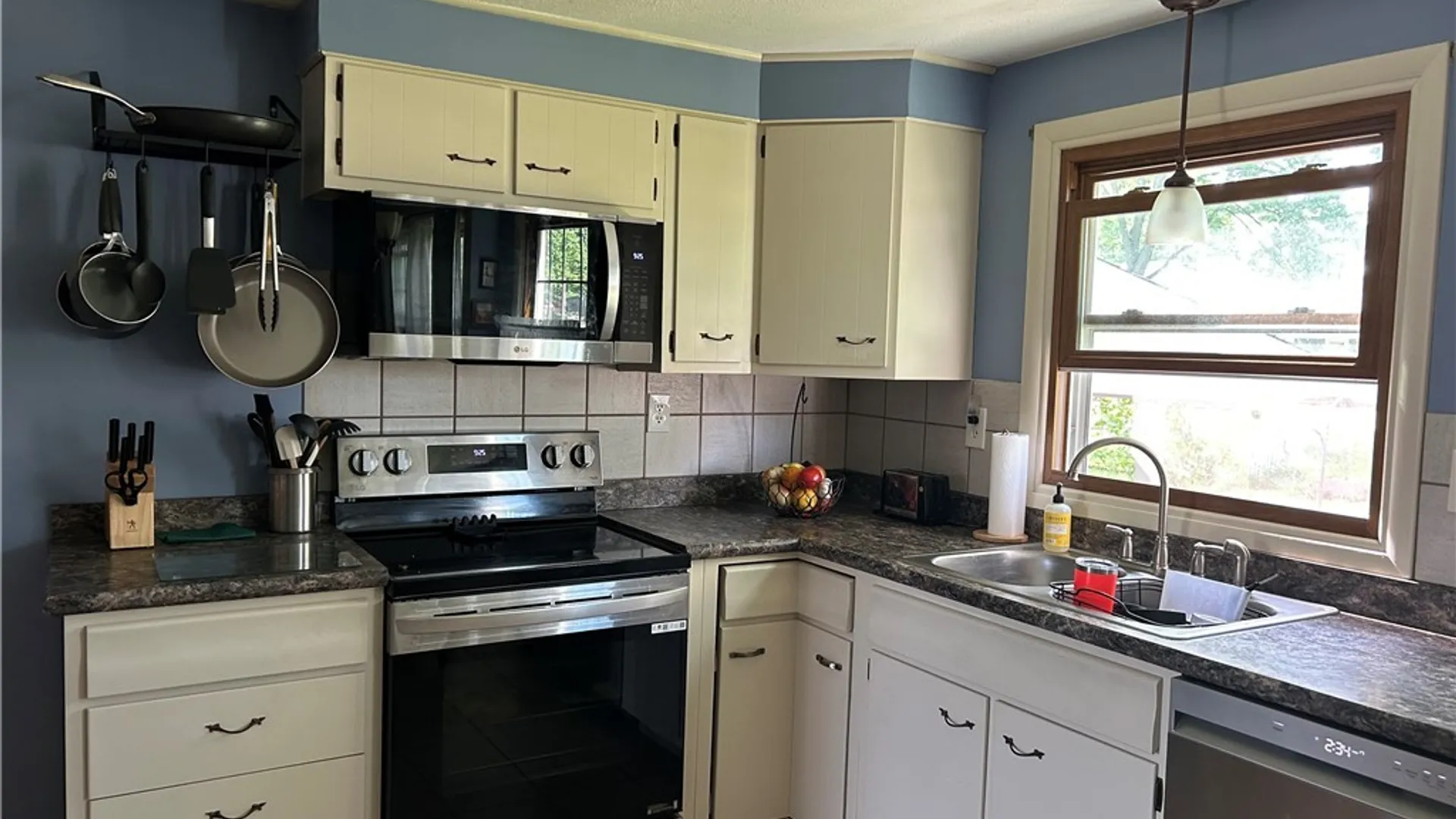Property at 4922 Merrill Drive, Salina, NY 13088 7