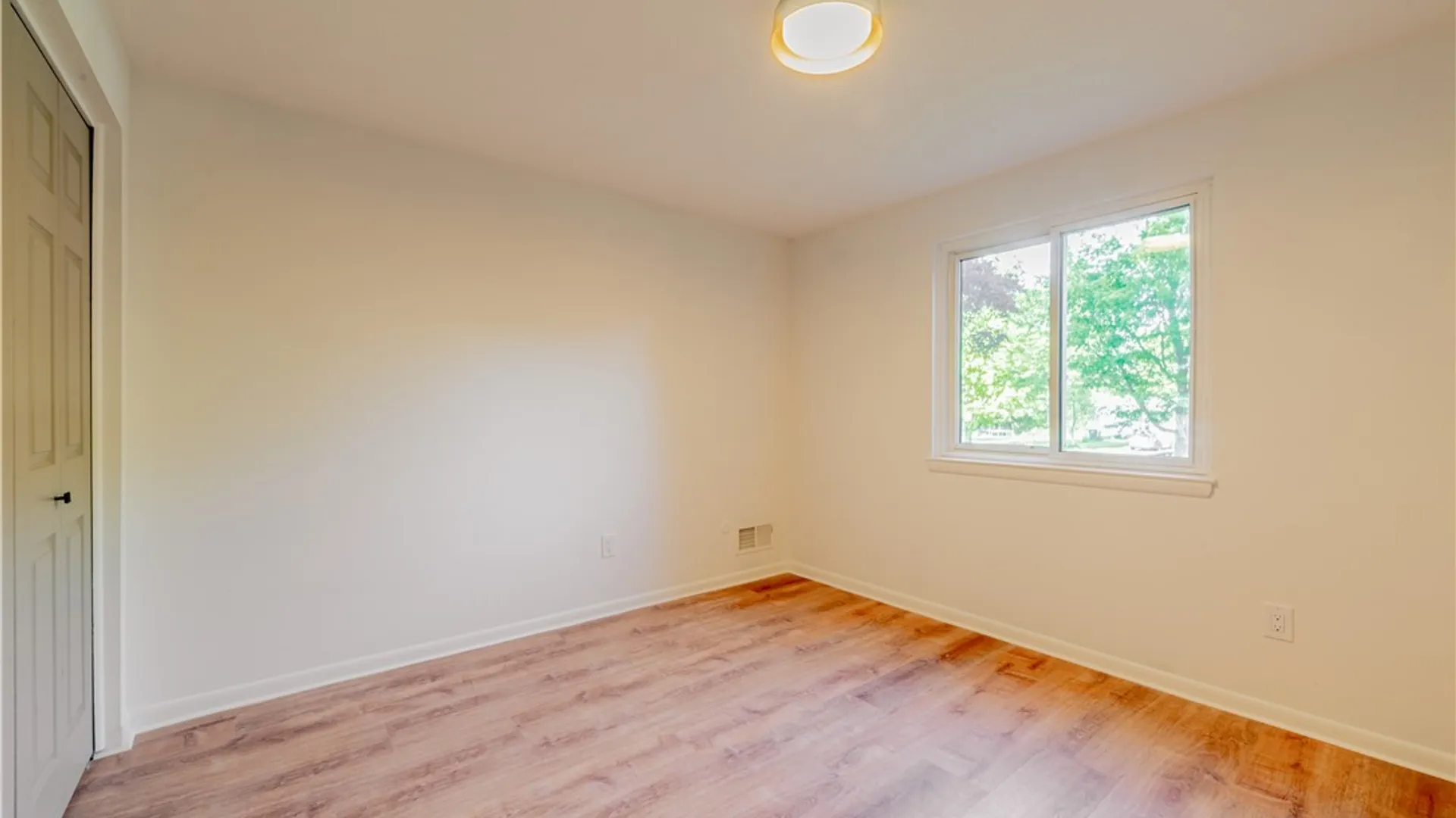 Property at 11 Hanningfield Circle, Perinton, NY 14450 13
