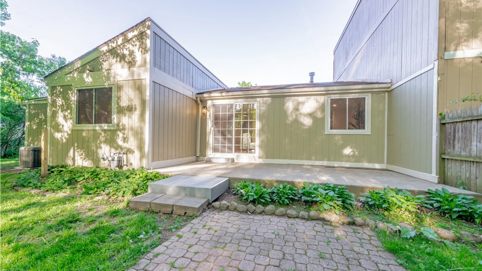 Property at 11 Hanningfield Circle, Perinton, NY 14450 16
