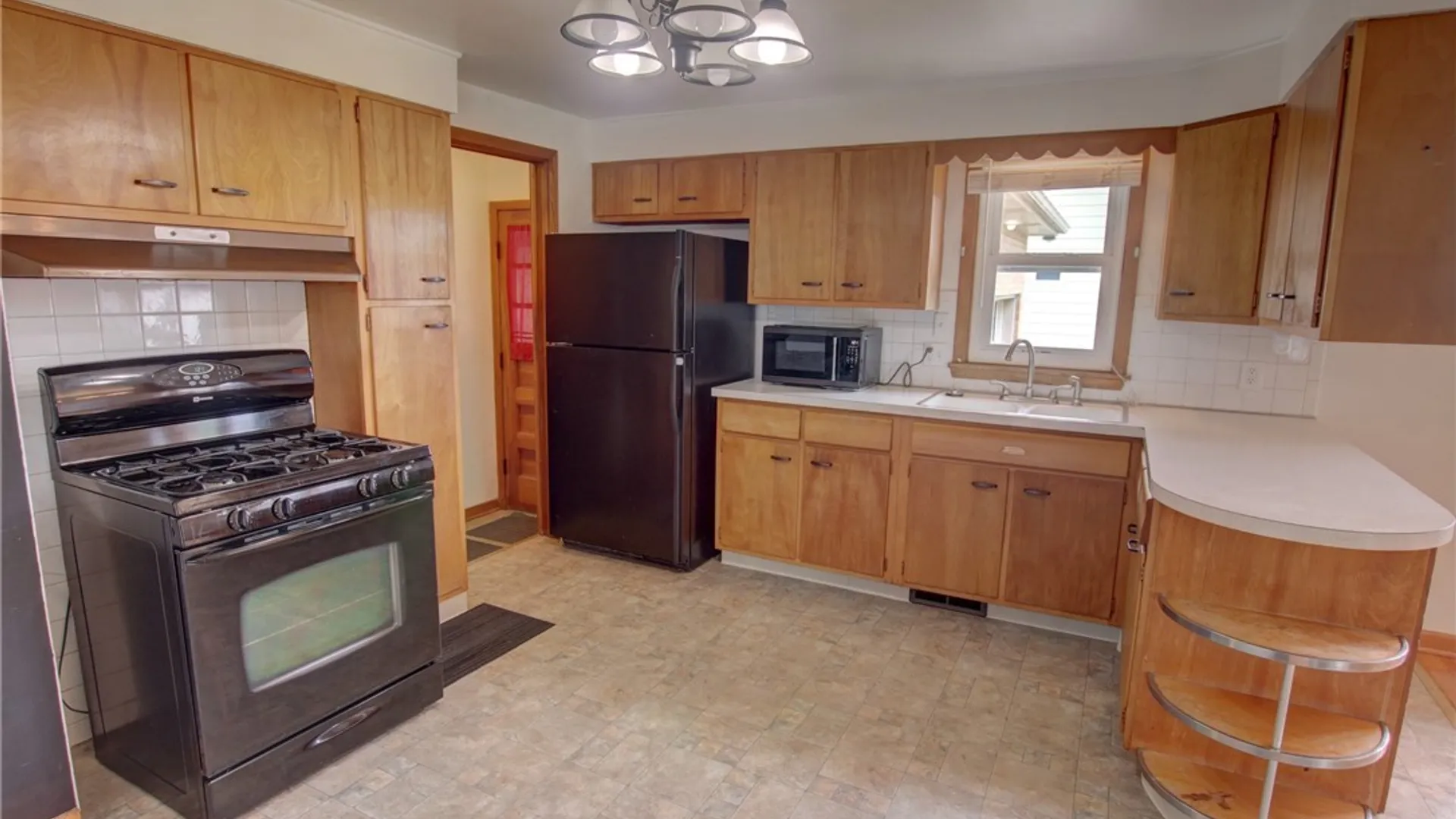 Property at 14 Lydia Lane, Cheektowaga, NY 14225 13