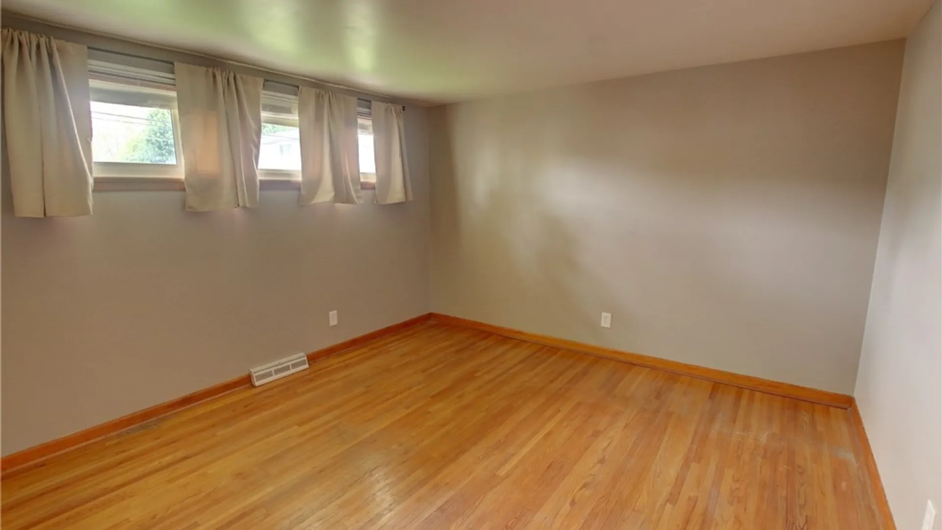 Property at 14 Lydia Lane, Cheektowaga, NY 14225 24