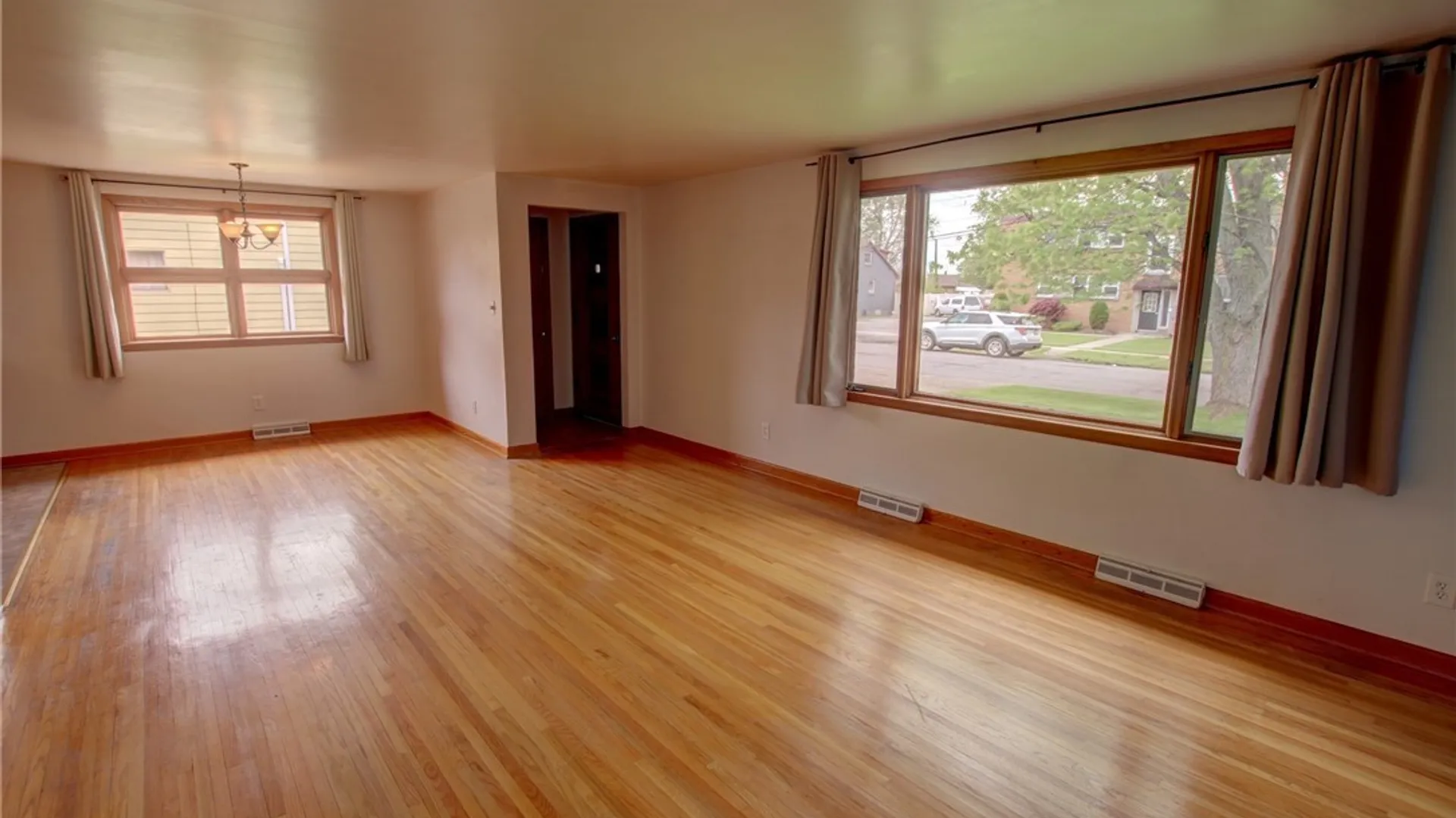 Property at 14 Lydia Lane, Cheektowaga, NY 14225 8