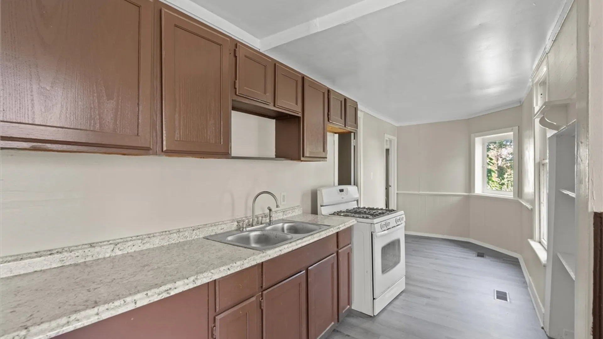 Property at 1216 Bellevue Avenue, Syracuse, NY 13204 24
