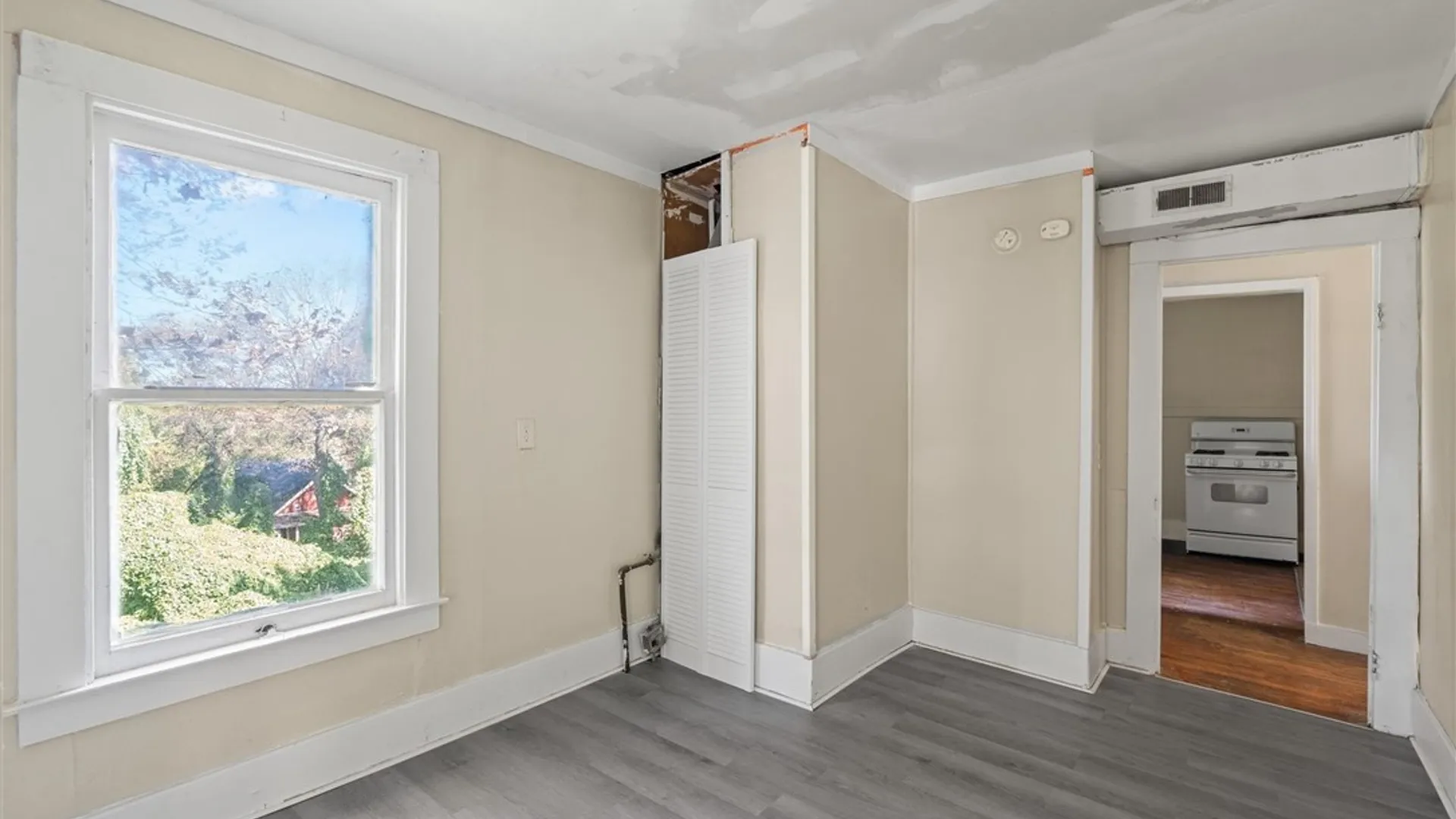 Property at 1216 Bellevue Avenue, Syracuse, NY 13204 46