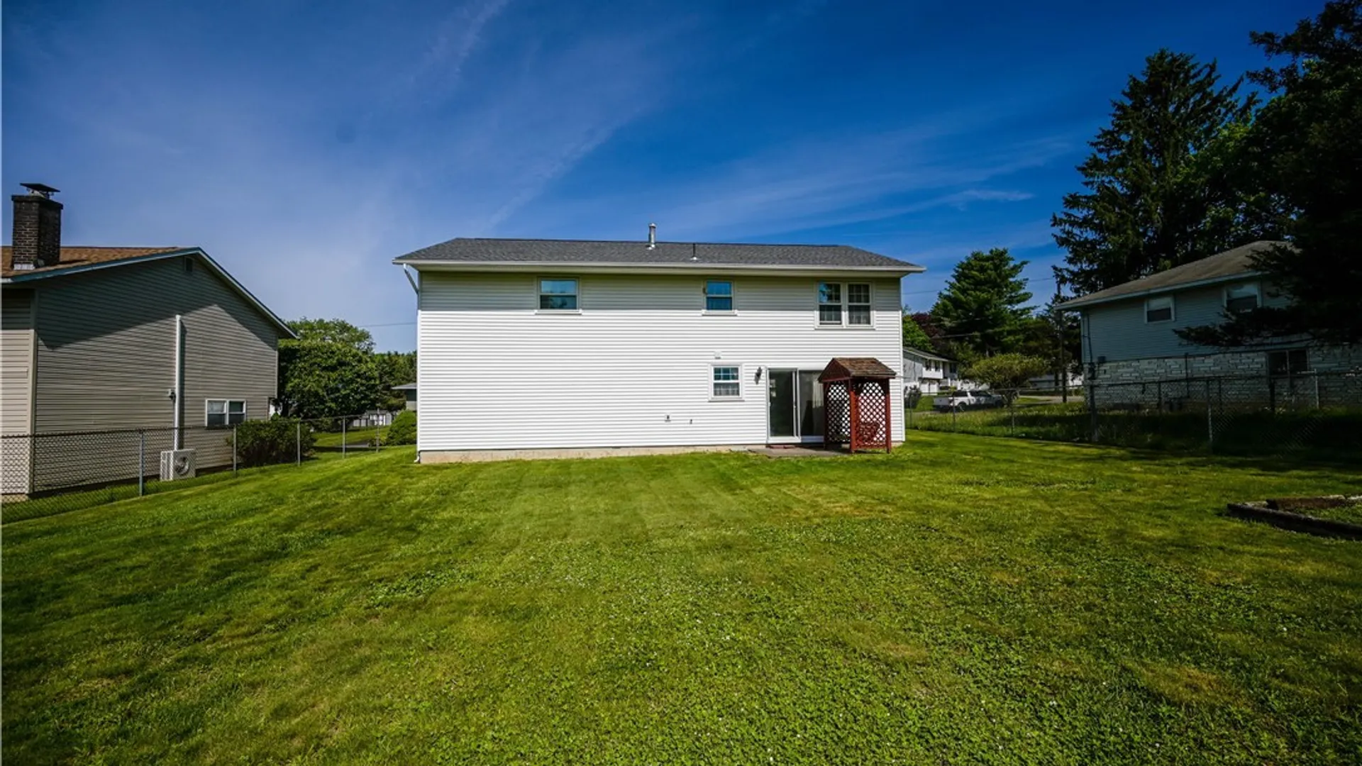 Property at 514 Woodburne Drive, Utica, NY 13502 12