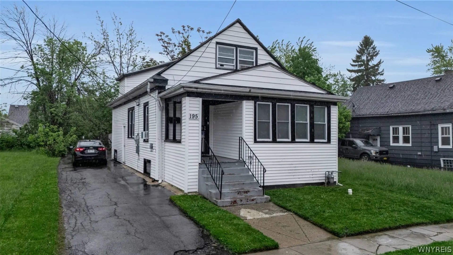 Property at 195 Stevens Avenue, Buffalo, NY 14215 3