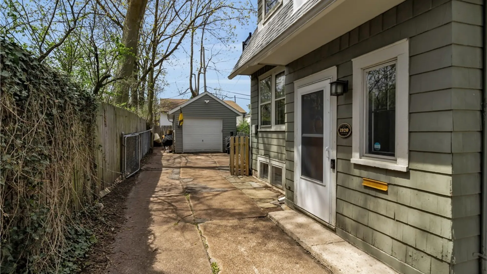 Property at 90 Radcliffe Road, Buffalo, NY 14214 36