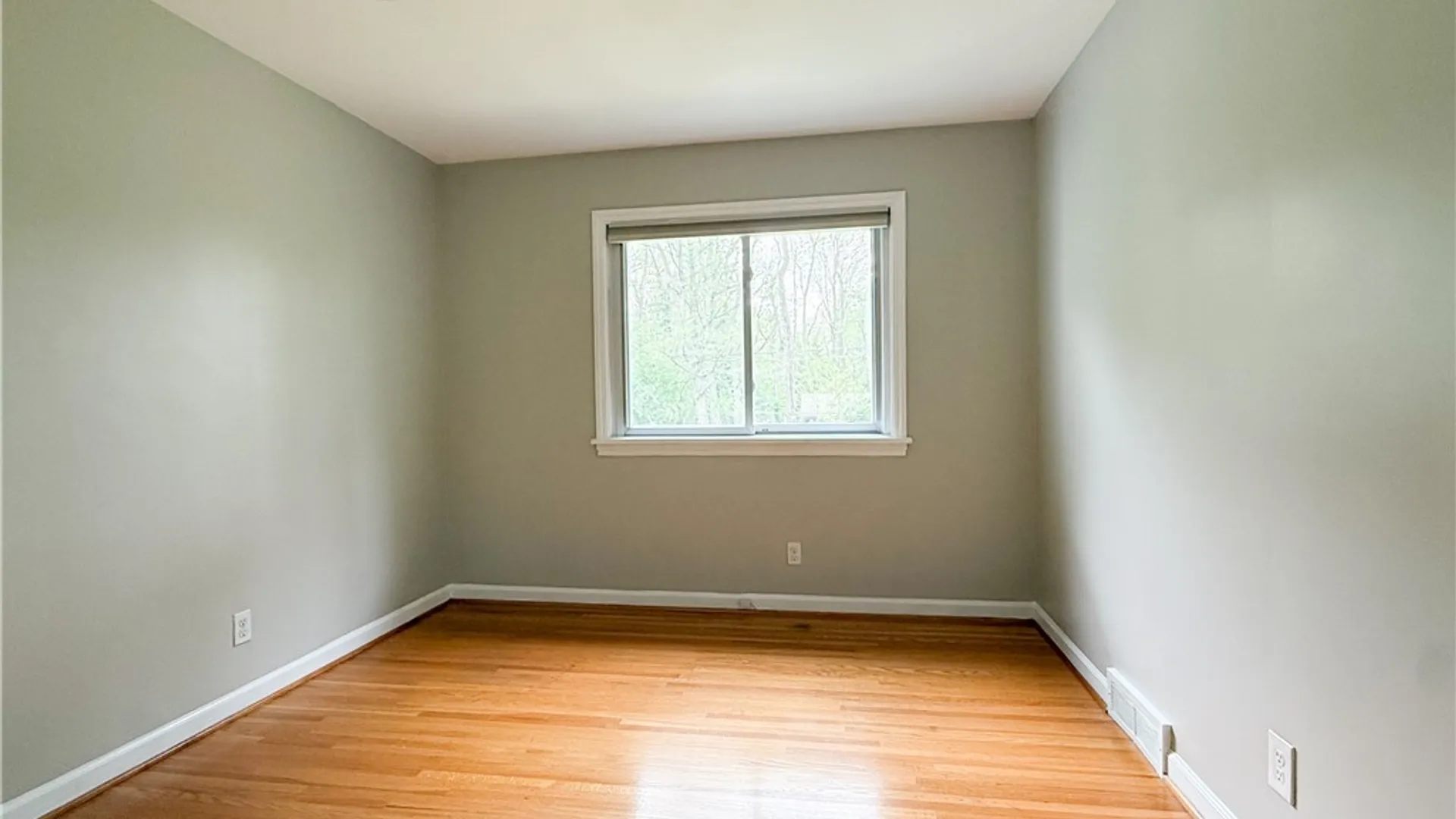 Property at 15 Lochnavar Parkway, Pittsford, NY 14534 22