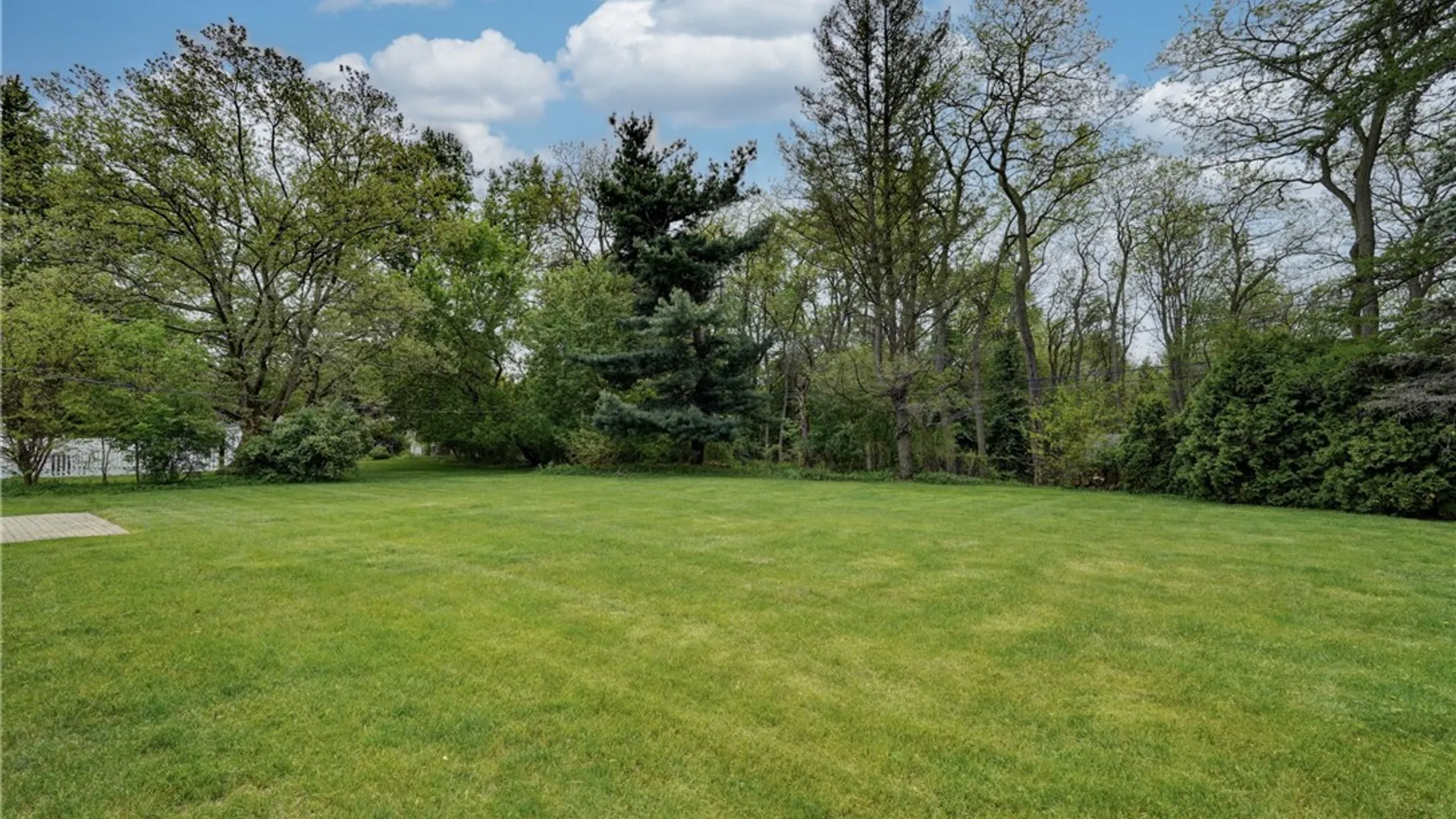 Property at 15 Lochnavar Parkway, Pittsford, NY 14534 42