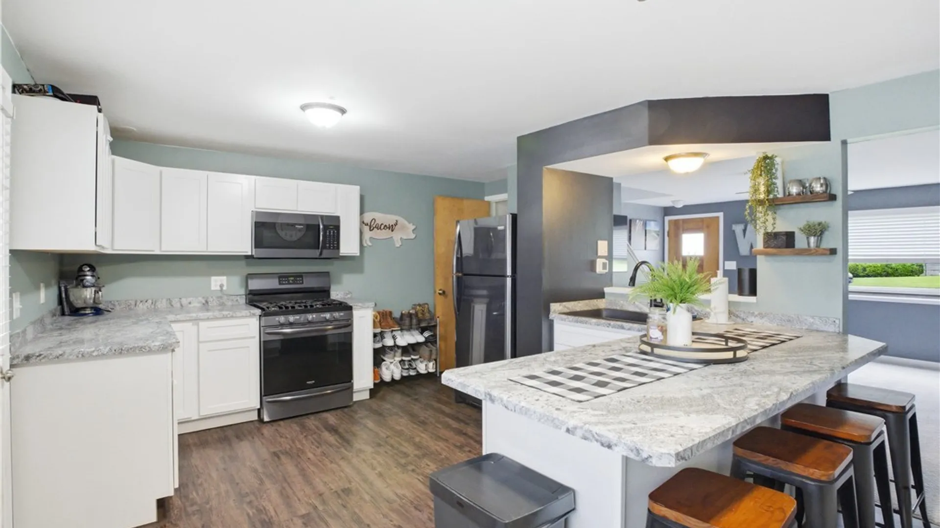 Property at 1717 Orchard Park Road, West Seneca, NY 14224 5