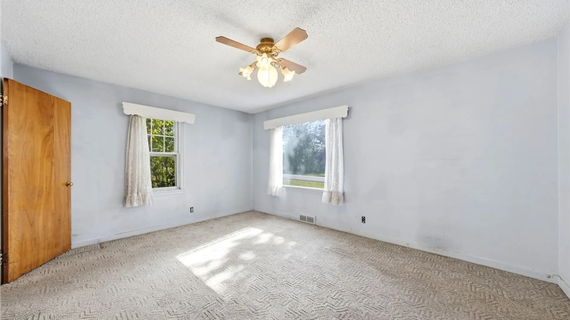 Property at 6467 Chestnut Ridge Road, Orchard Park, NY 14127 11