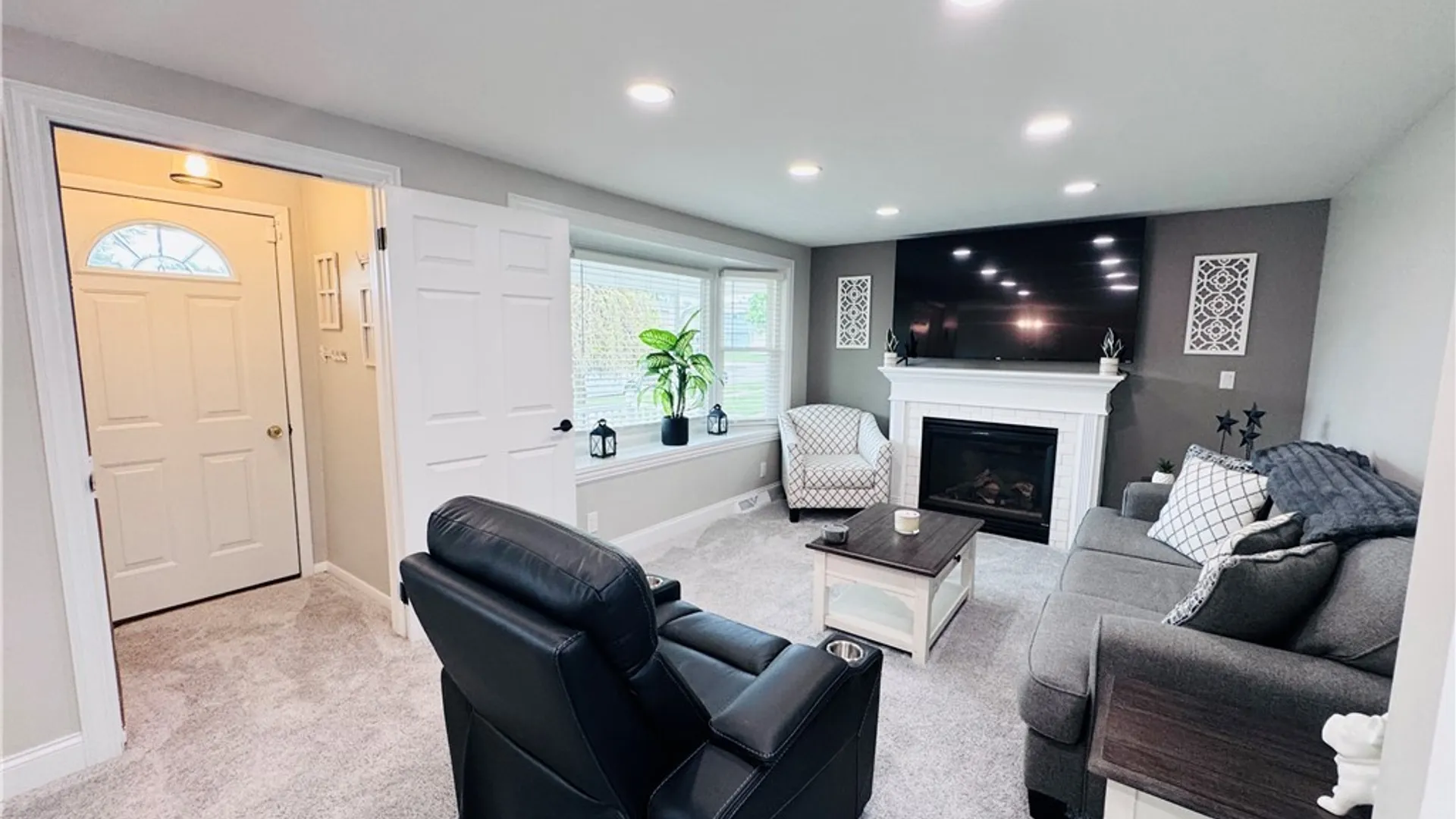 Property at 49 Marilyn Drive, West Seneca, NY 14224 12