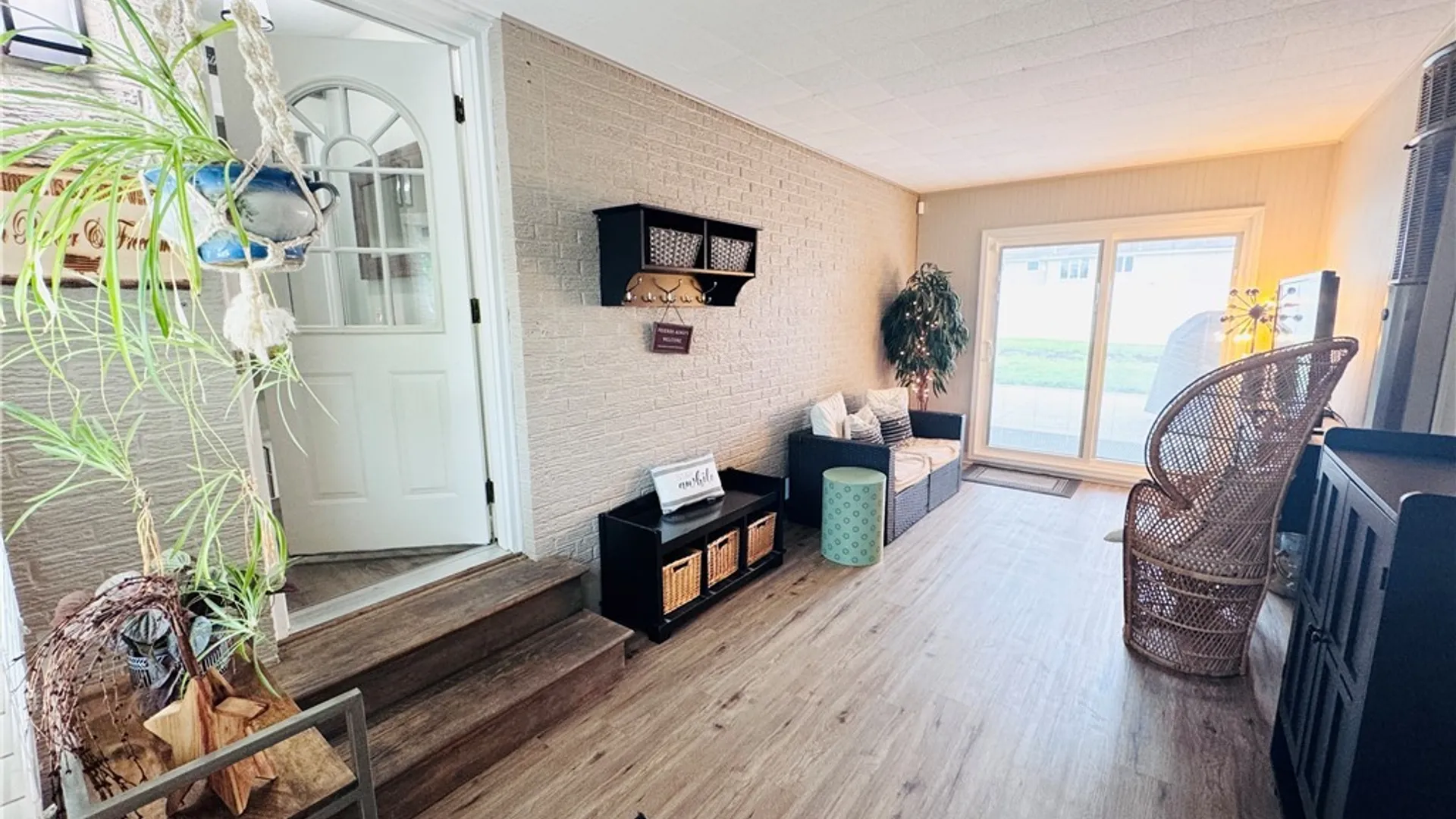 Property at 49 Marilyn Drive, West Seneca, NY 14224 4