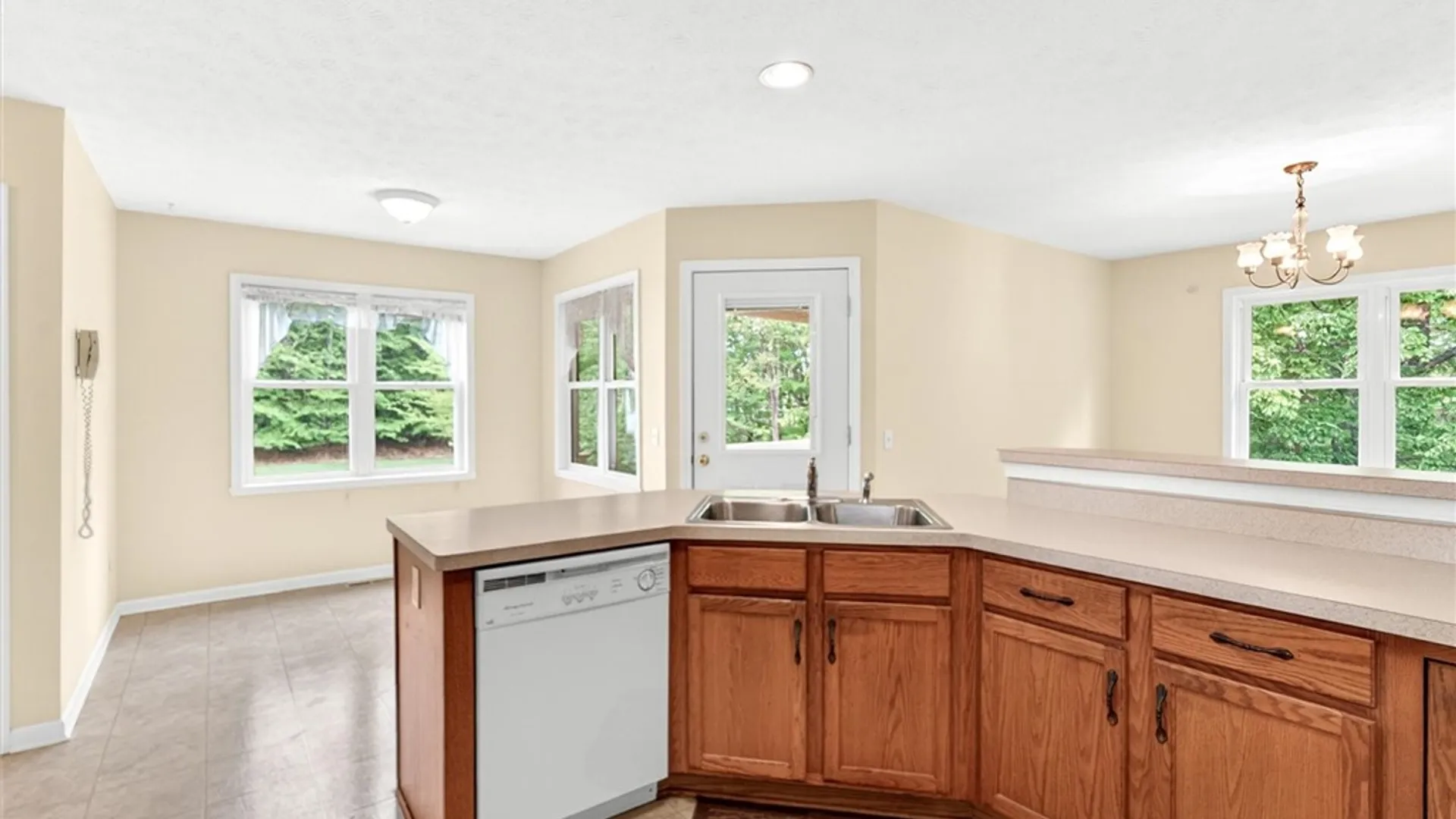 Property at 144 Leamington Circle, Greece, NY 14626 26
