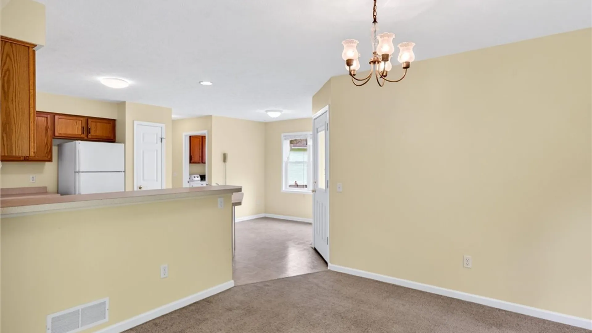 Property at 144 Leamington Circle, Greece, NY 14626 27
