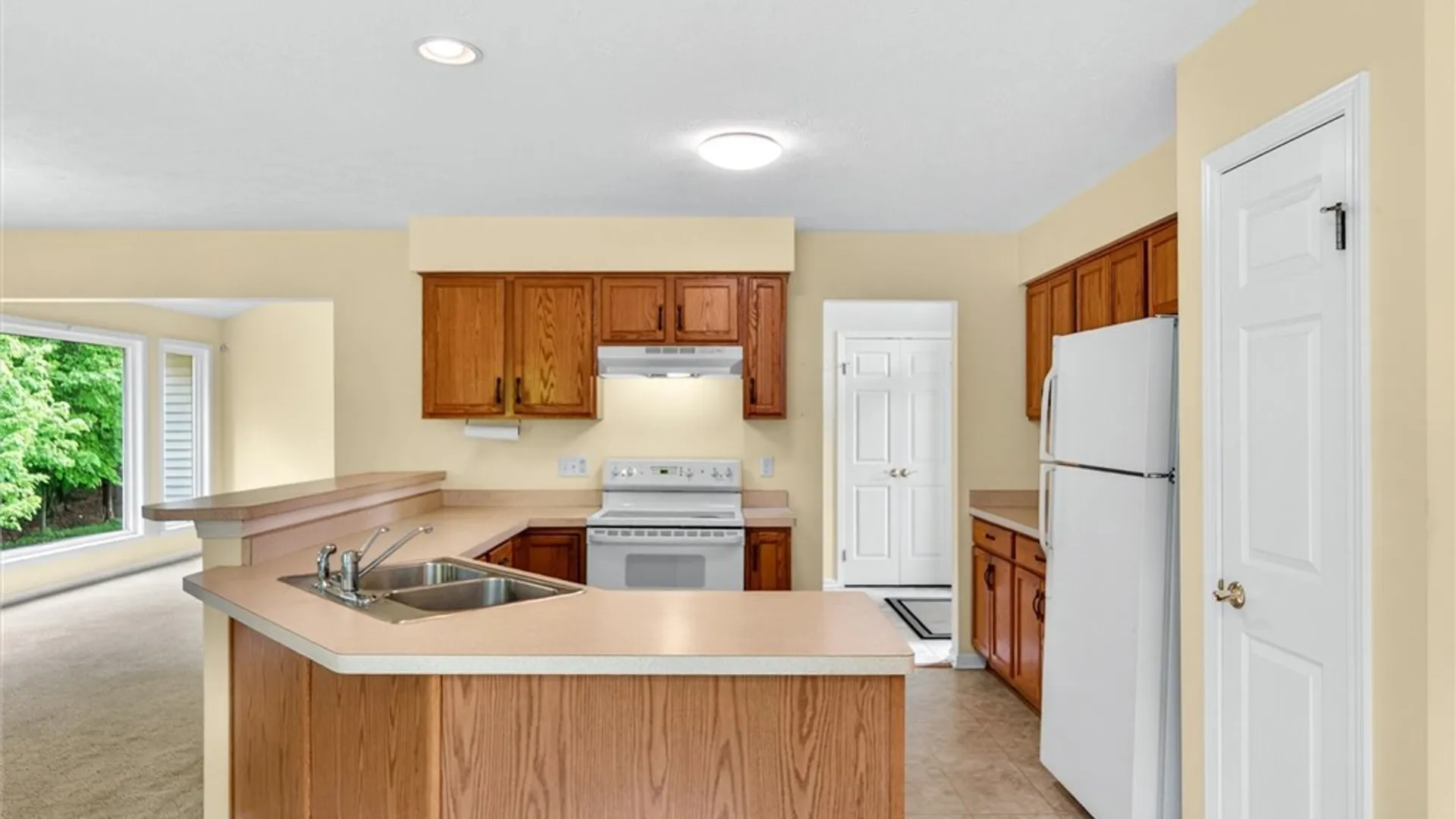 Property at 144 Leamington Circle, Greece, NY 14626 29