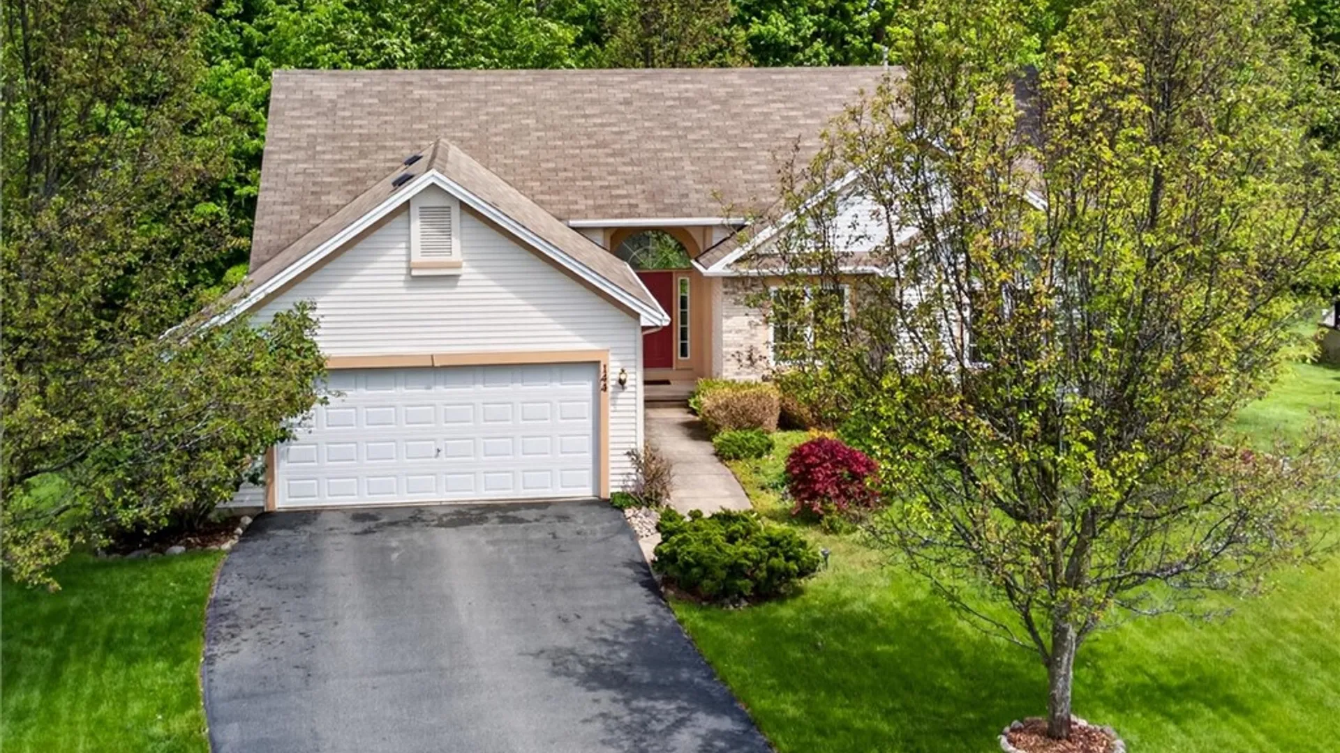 Property at 144 Leamington Circle, Greece, NY 14626 3