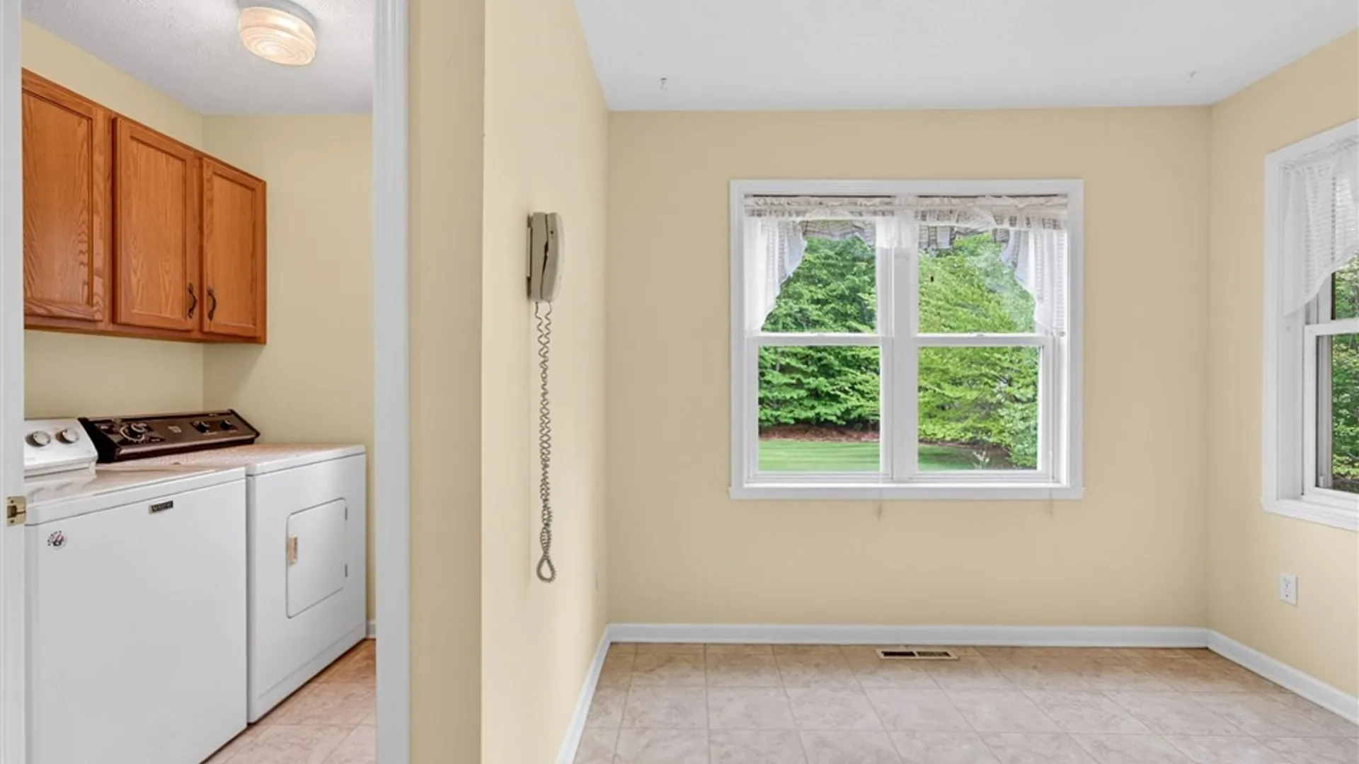 Property at 144 Leamington Circle, Greece, NY 14626 32