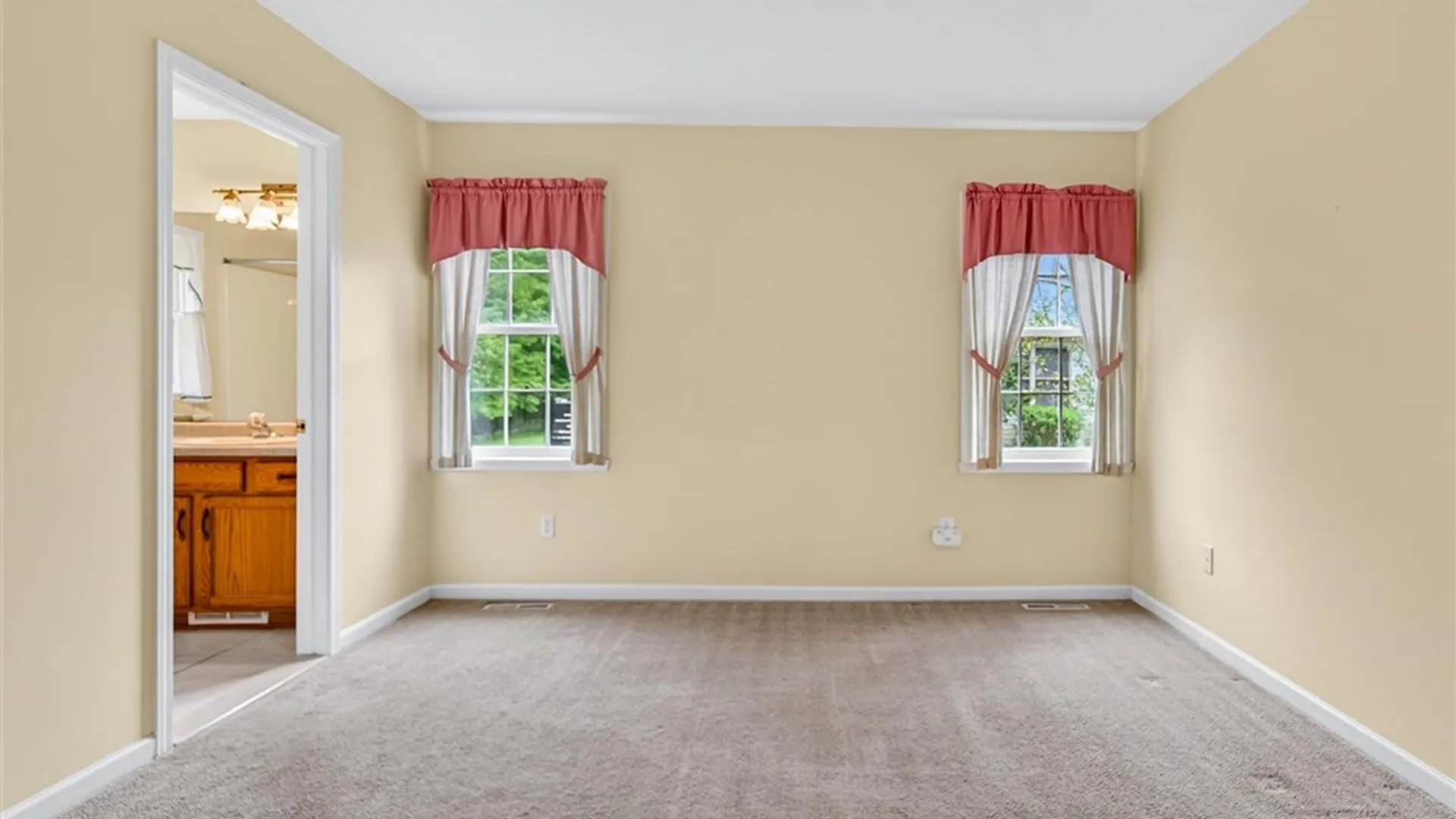 Property at 144 Leamington Circle, Greece, NY 14626 35
