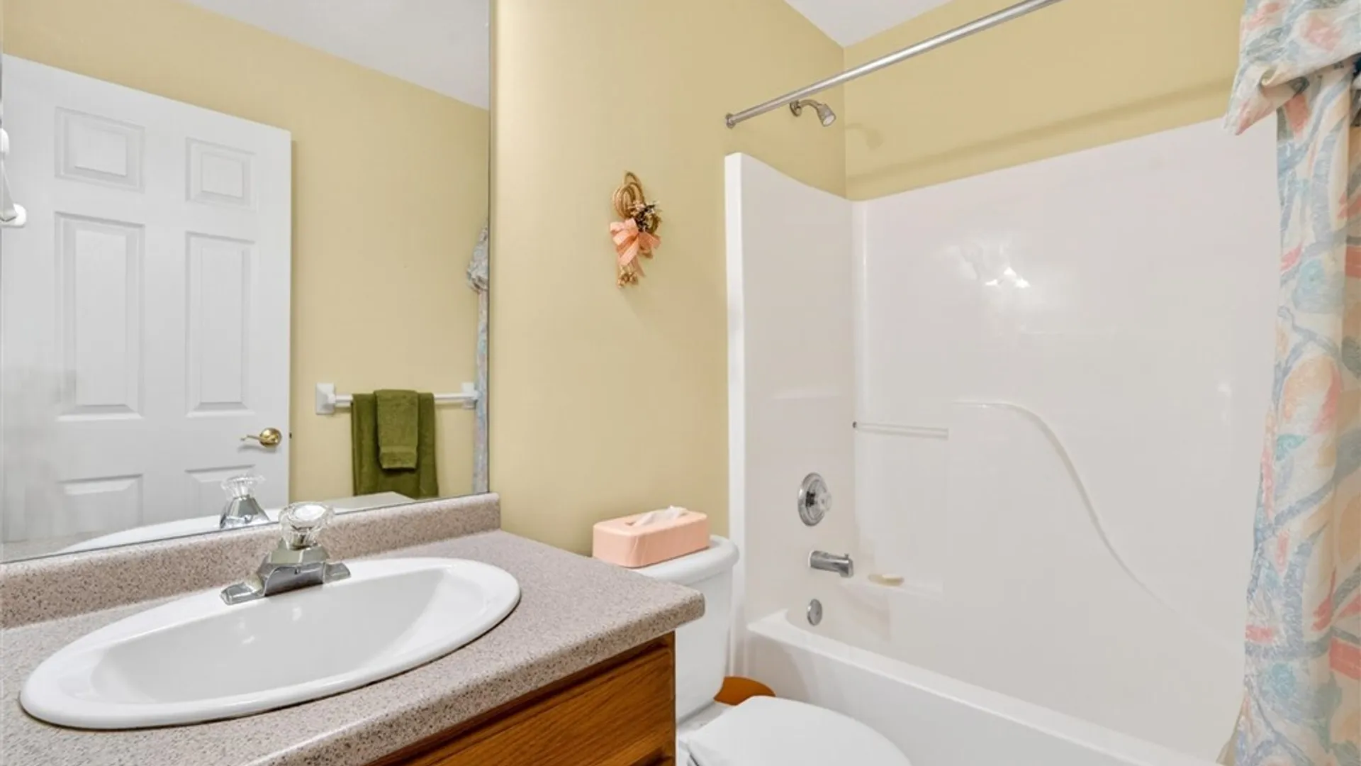 Property at 144 Leamington Circle, Greece, NY 14626 41