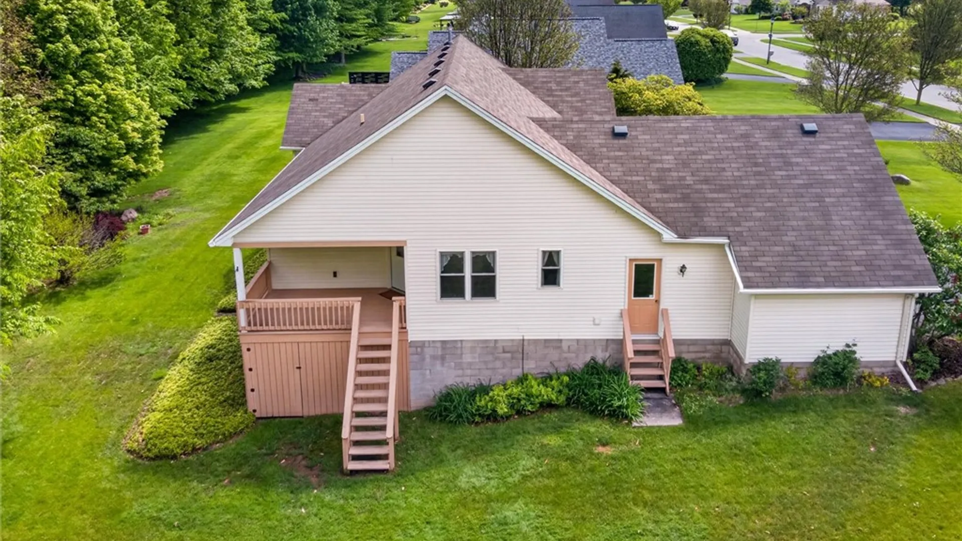Property at 144 Leamington Circle, Greece, NY 14626 5