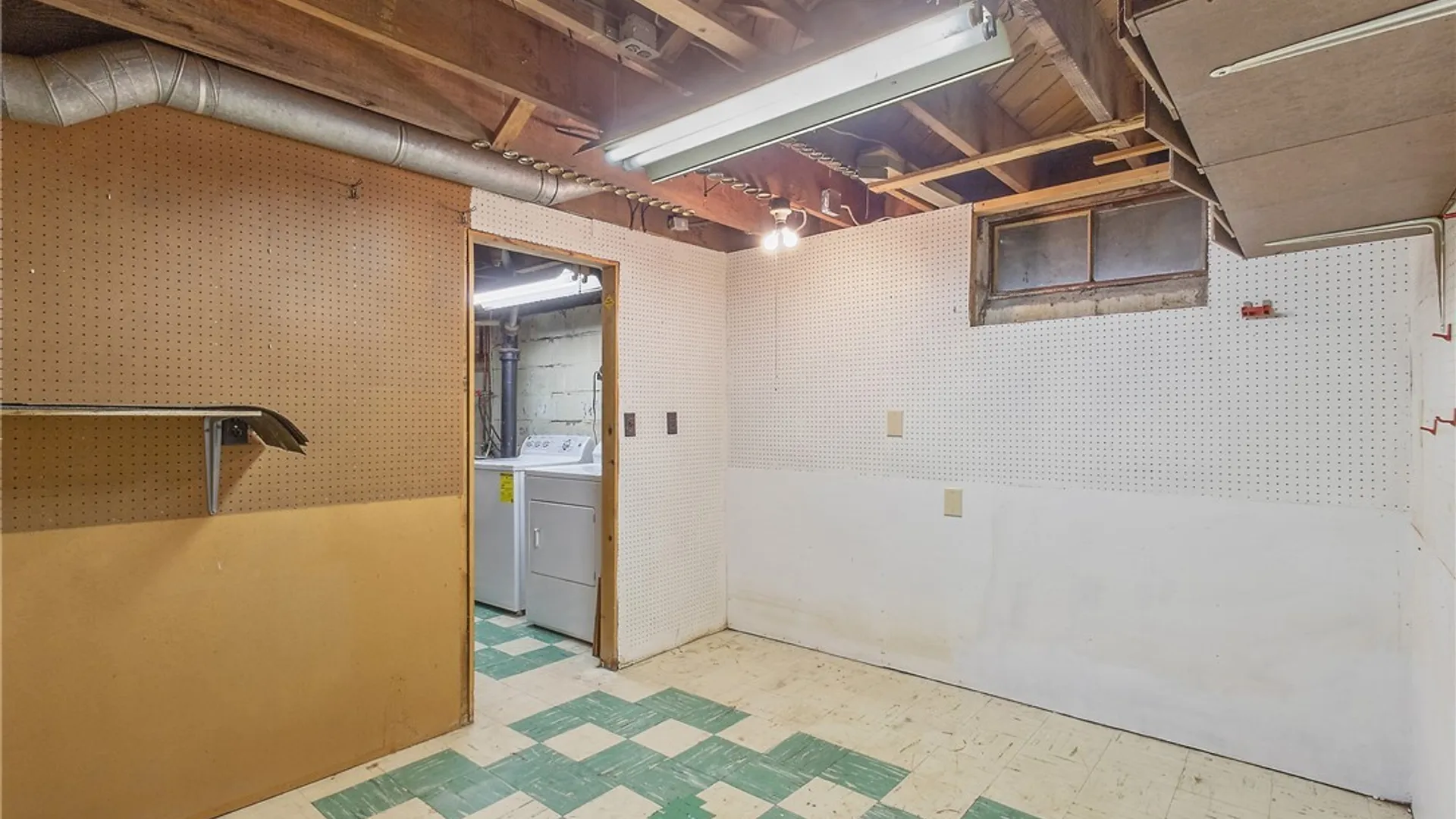 Property at 708 Orwood Place, Salina, NY 13208 29