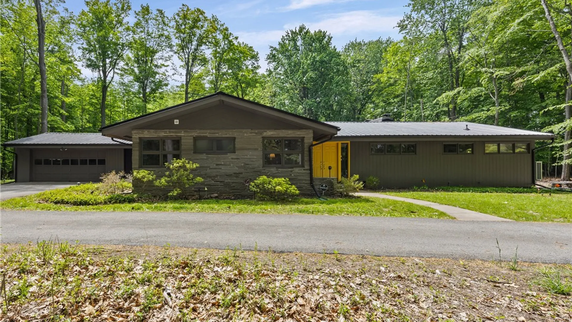 Property at 1455 Ayrault Road, Perinton, NY 14450 4