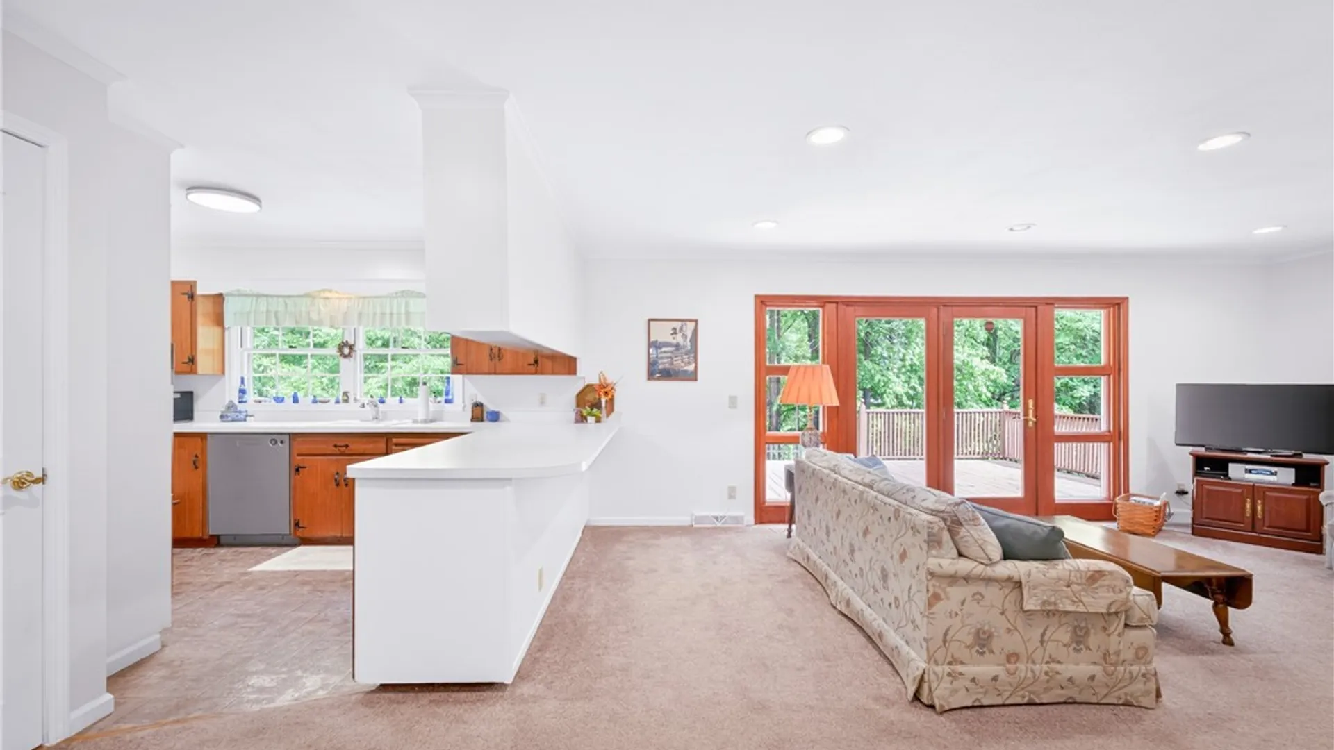 Property at 18 Woodberry Road, New Hartford, NY 13413 18